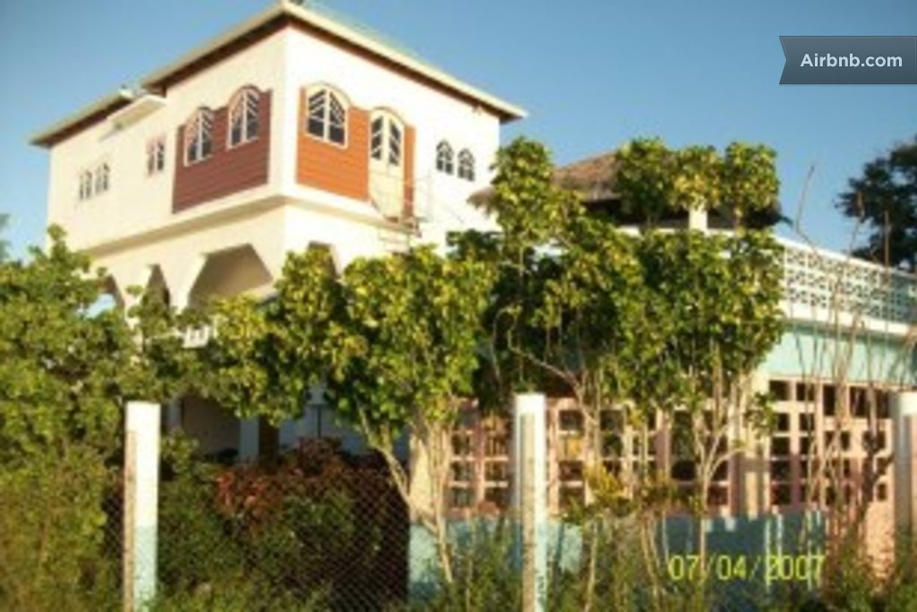 RICHIES ON THE BEACH JAMAICA in Little London