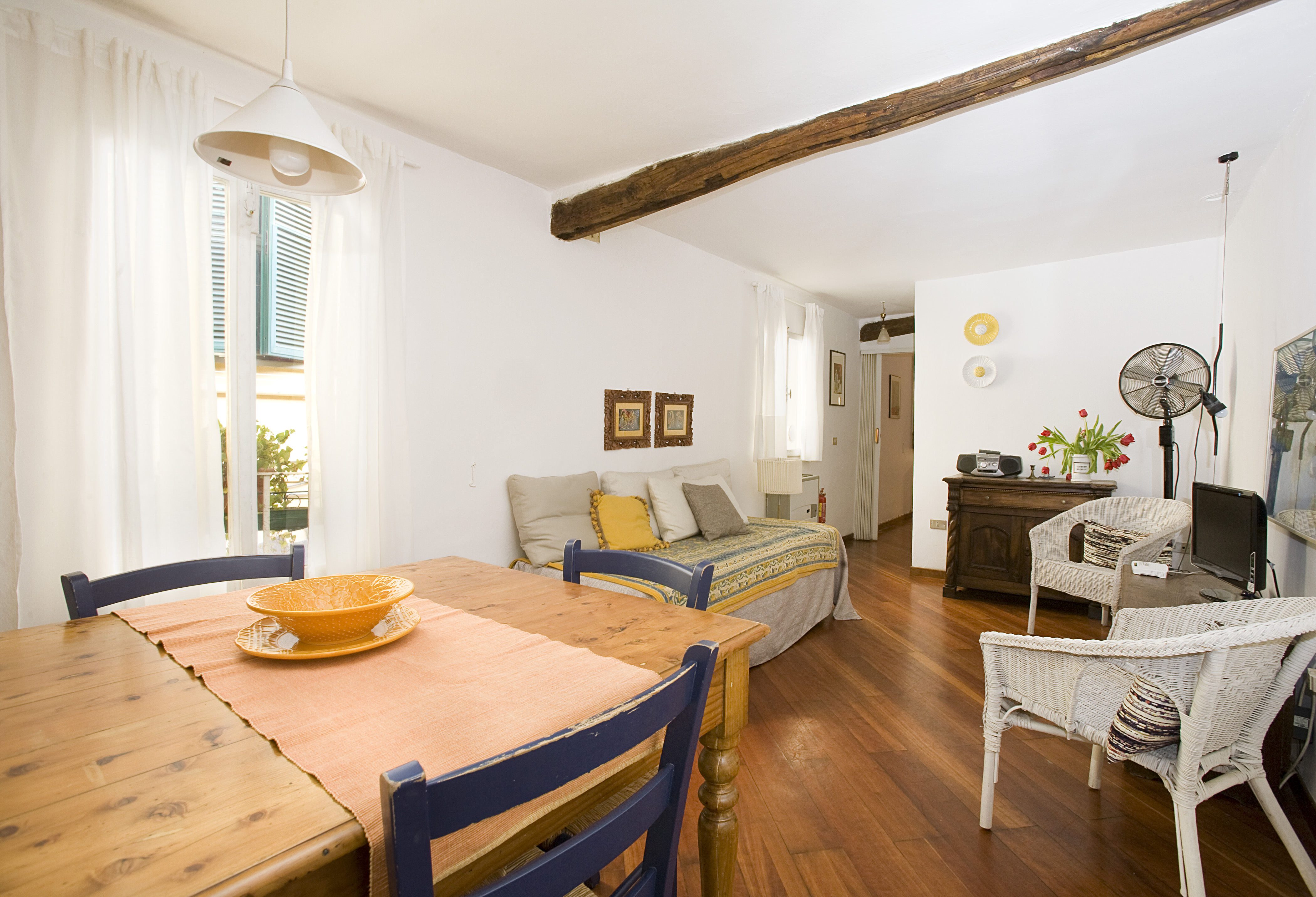 a romantic apartment in san Niccolò in Centro Storico, Florence