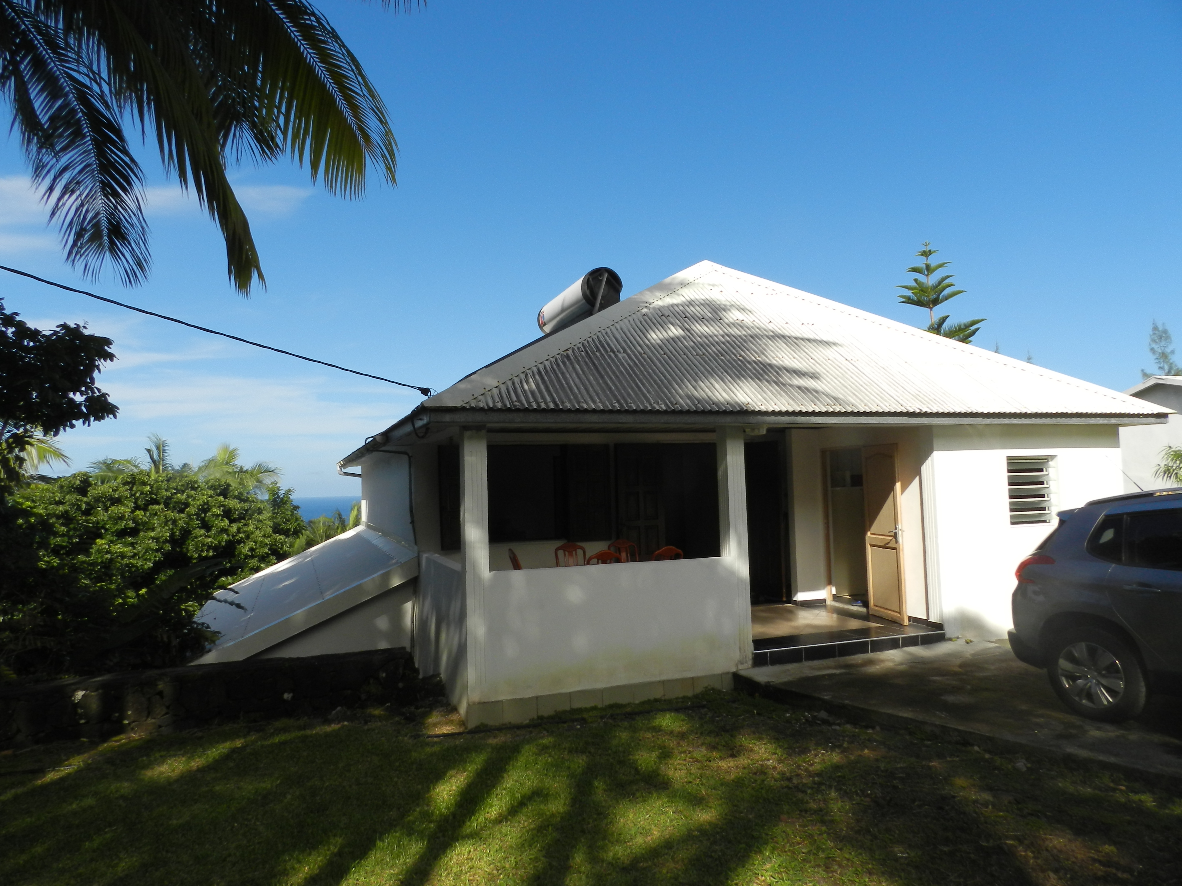 Big house in beautiful tropical garden