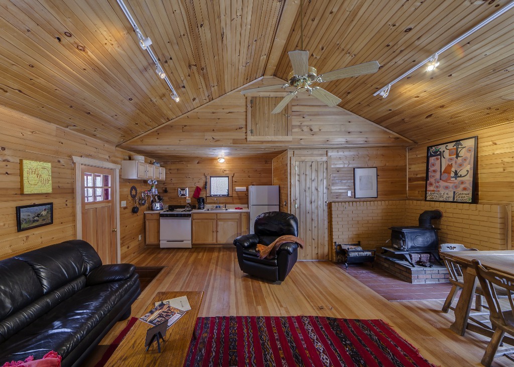 Isolated Charming Knotty Pine Cottage On 575 Cabins For Rent In Milford Pennsylvania United States