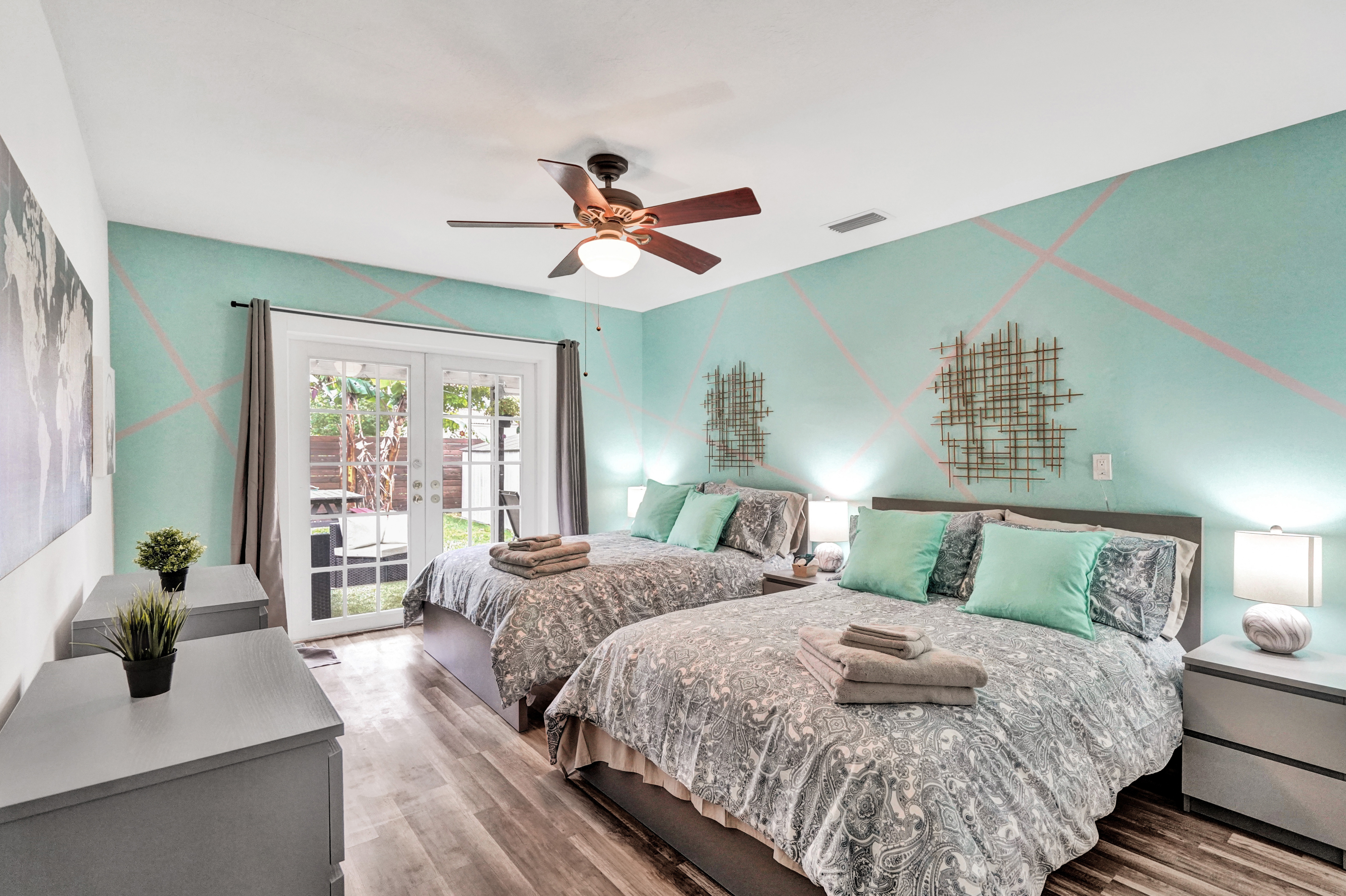 Trendy 4 Bedroom House Minutes From The Beach Houses For Rent In Hollywood Florida United States