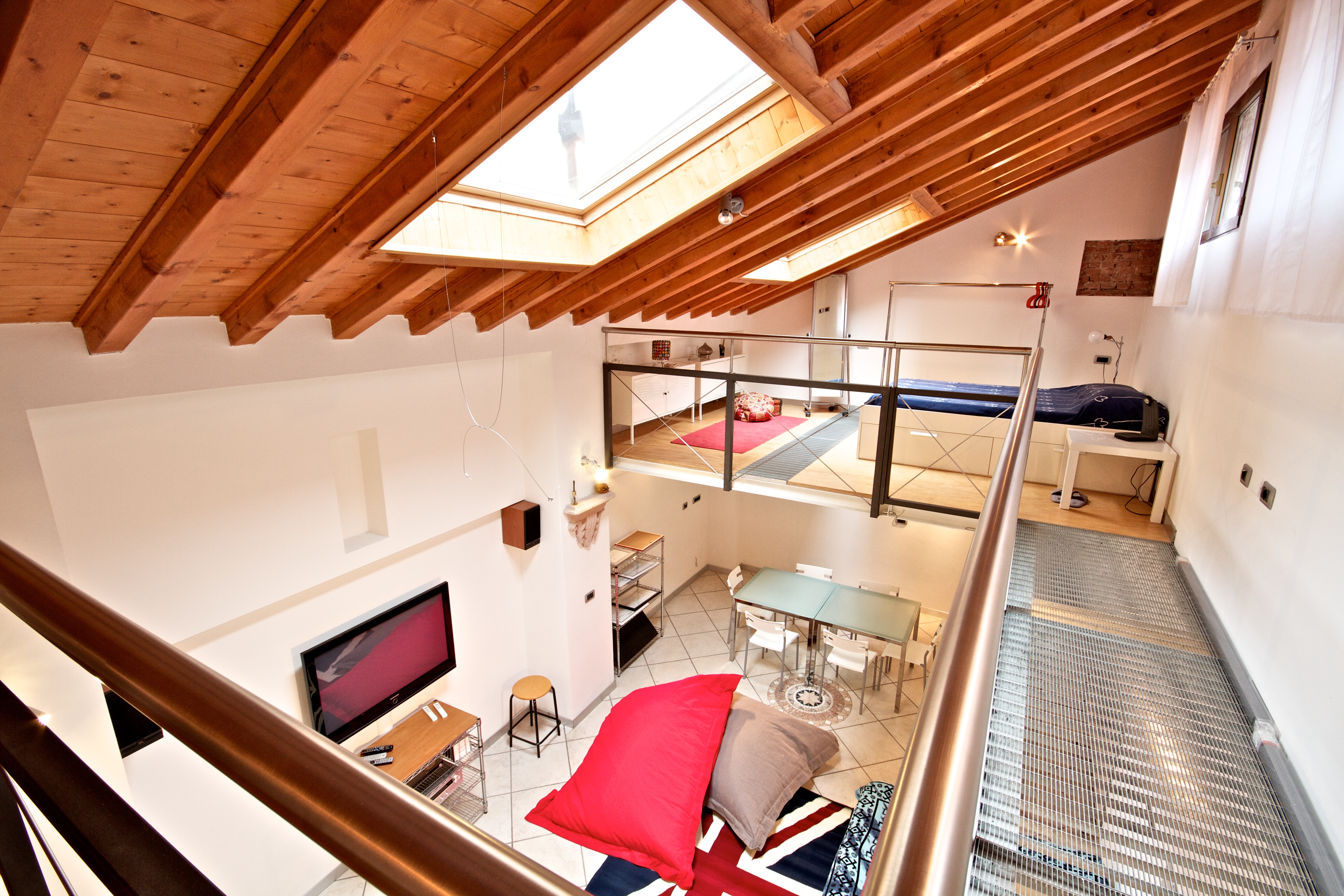 LOFT in Courtyard old Milan near MM 1 in LORETO, Milan