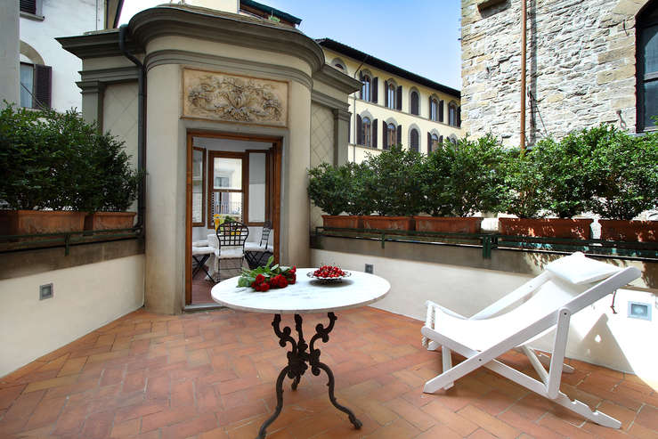 Top Luxury Apartment with terrace in Ponte Vecchio in Centro Storico, Florence