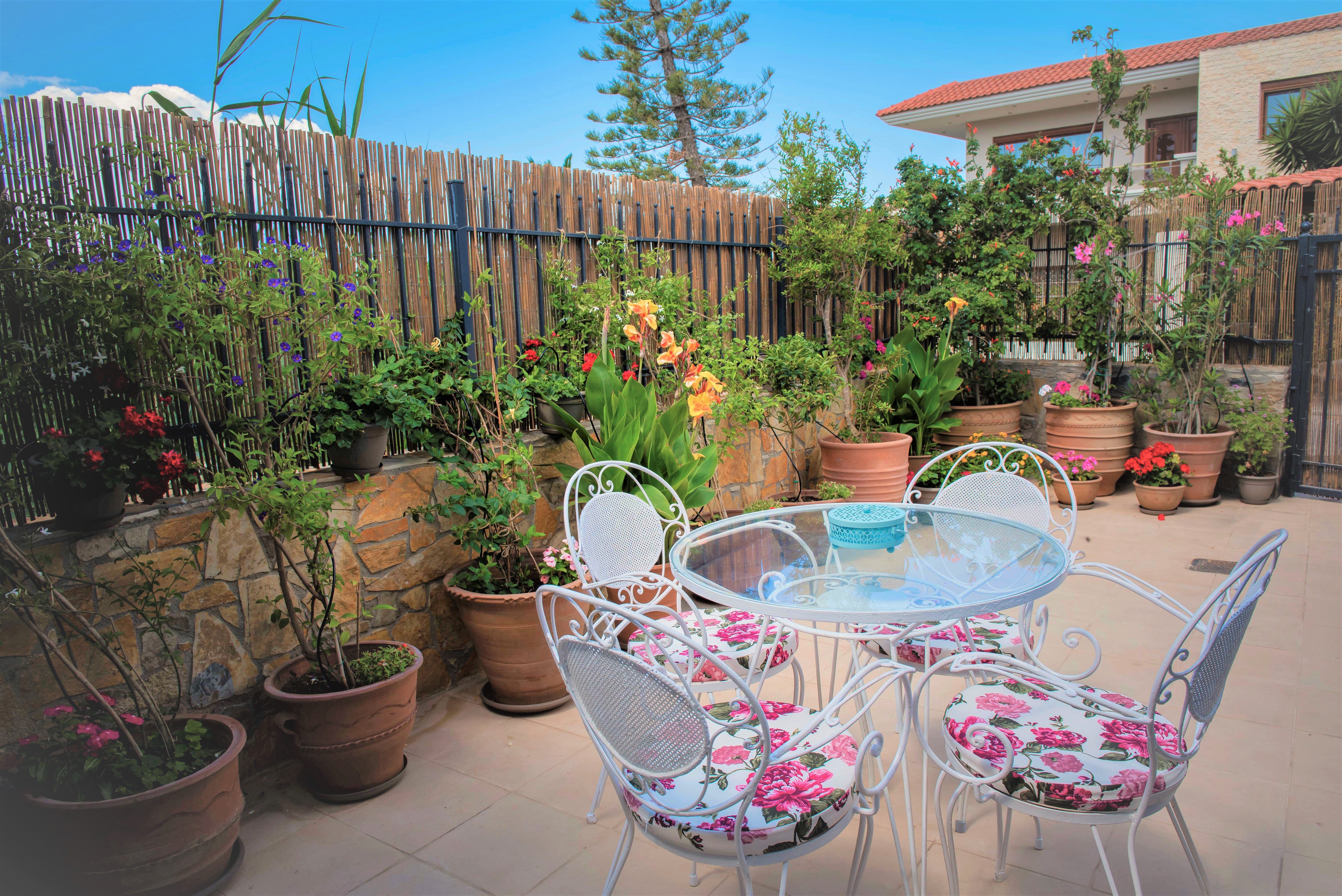 250m from the sea an independent house with a yard