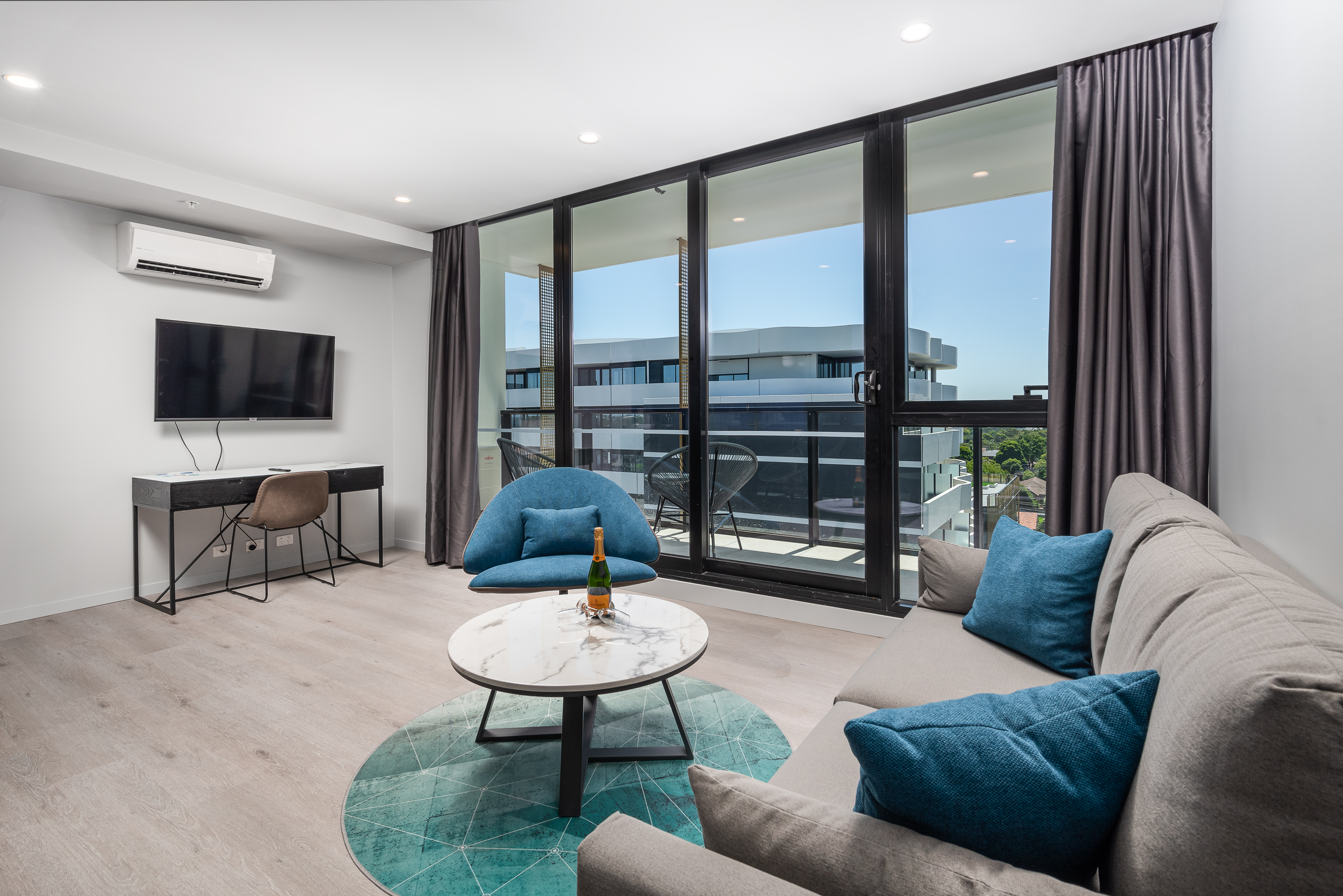 1 Bed 1 Bath Apartment -near Chadstone Shop Centre