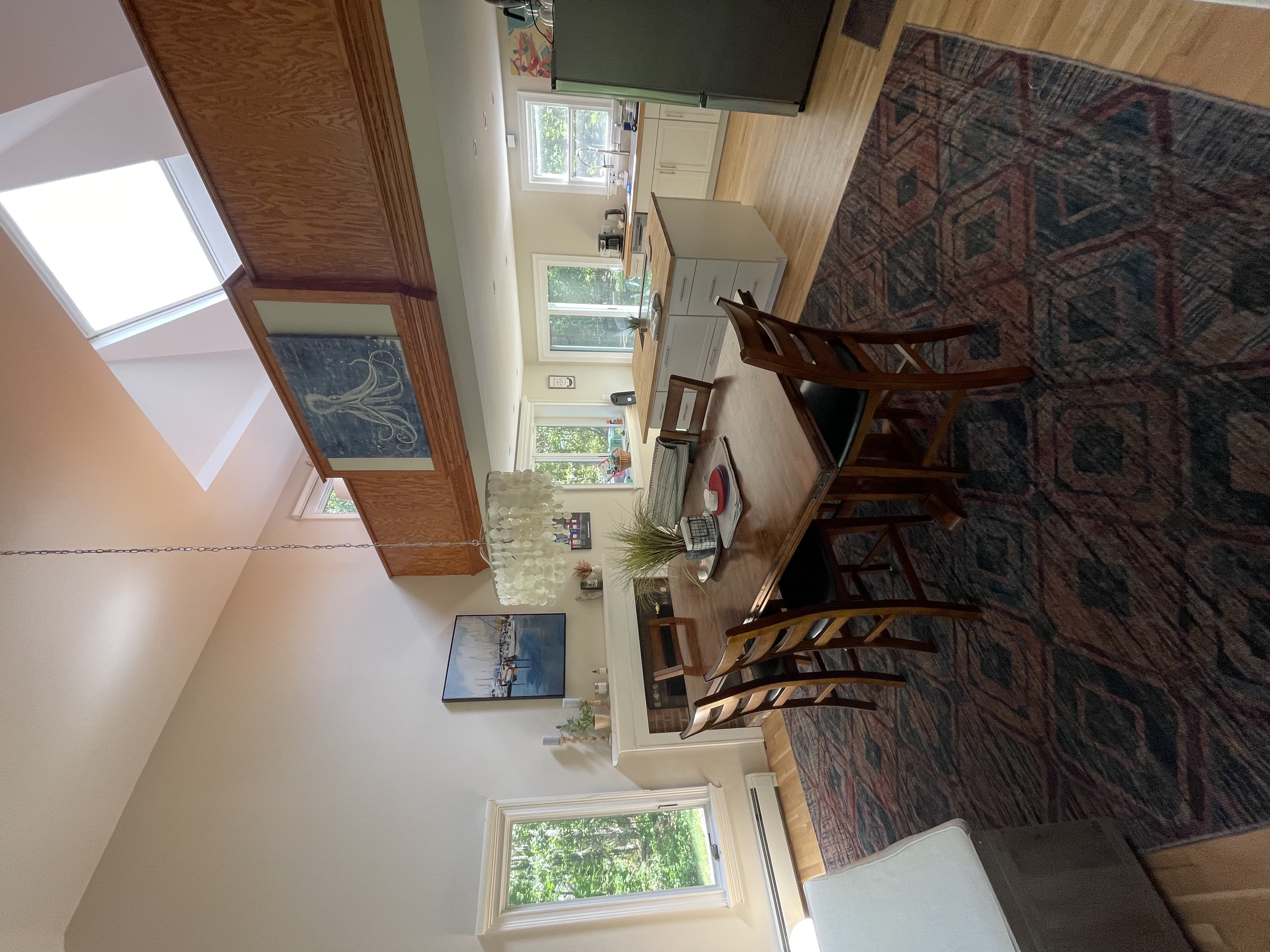 Cheerful and spacious 3BR, indoor fireplace