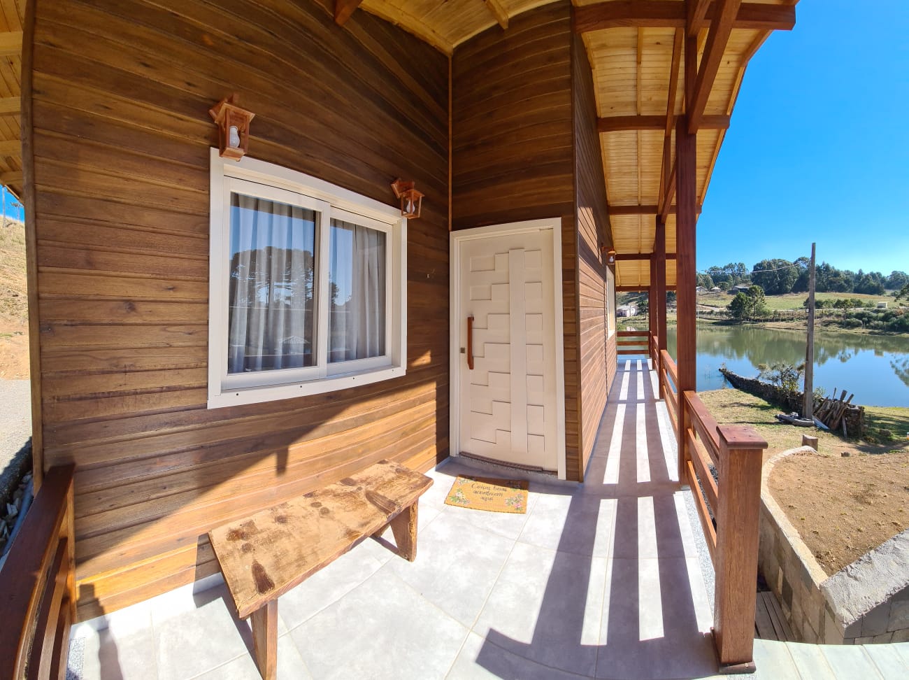 LAKE GETAWAY