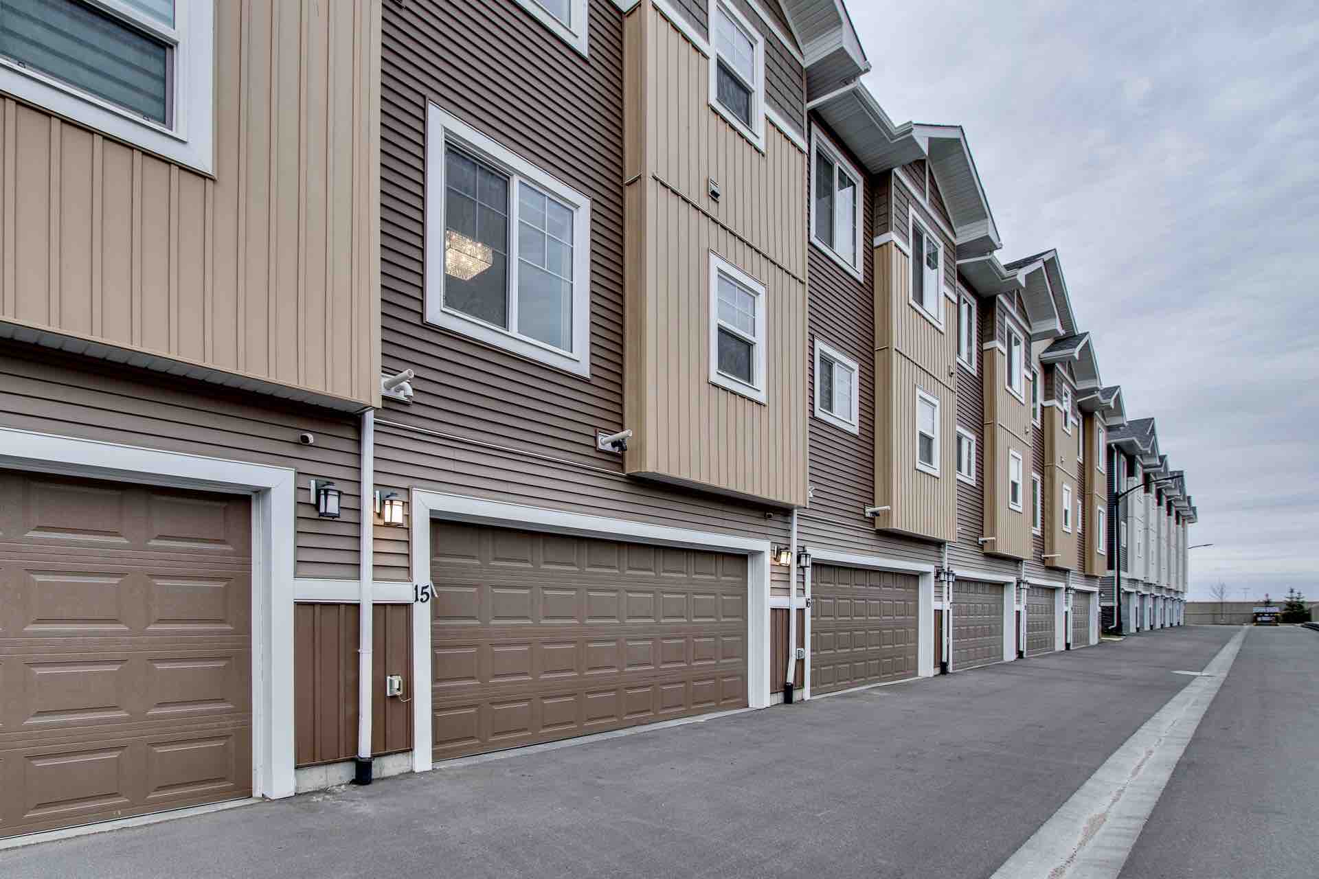 Luxury Townhouse, Garage, Close to WEM Townhouses for Rent in