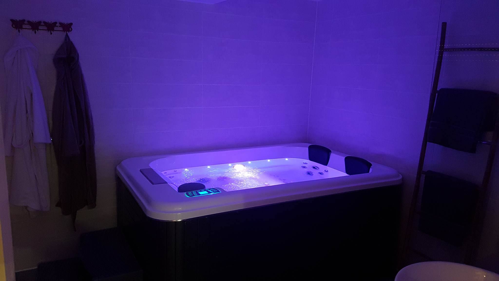 La Bubble, Gite Jacuzzi Spa Individual Sauna