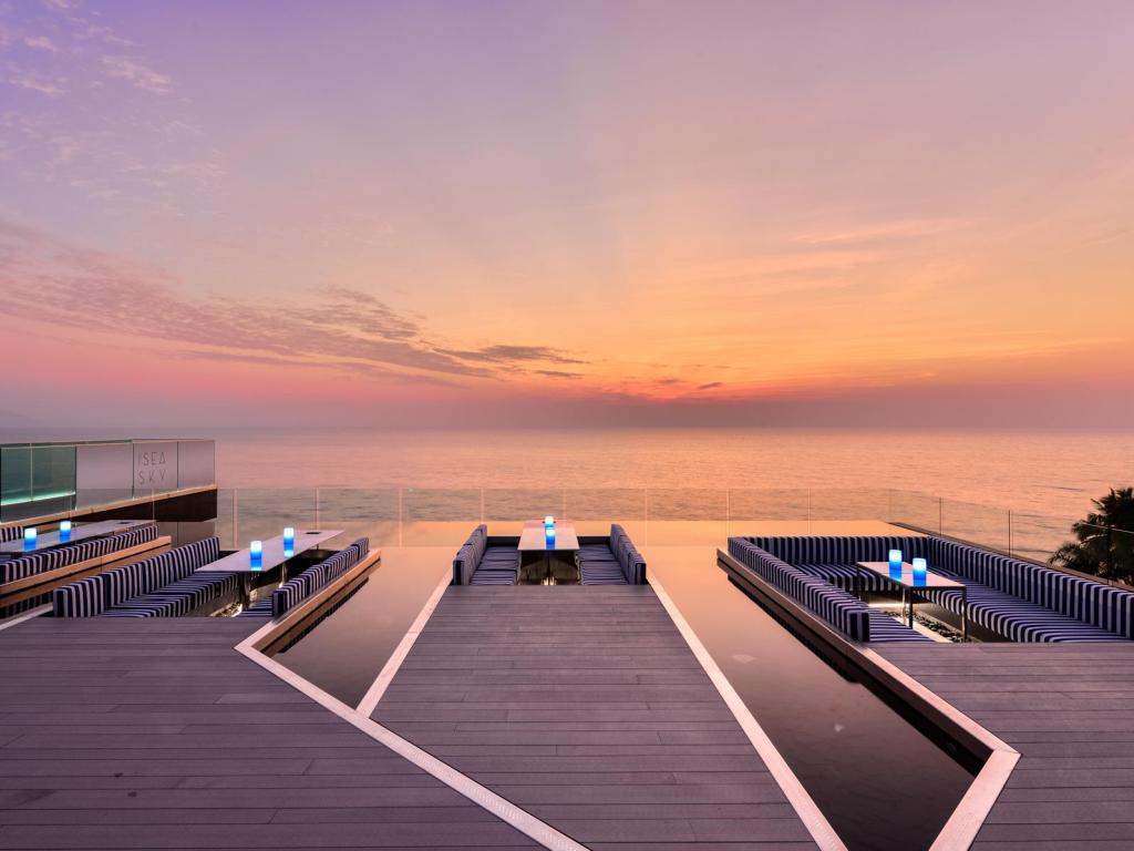 Veranda Residence 1BR Sea View room 19th floor Condominiums for Rent