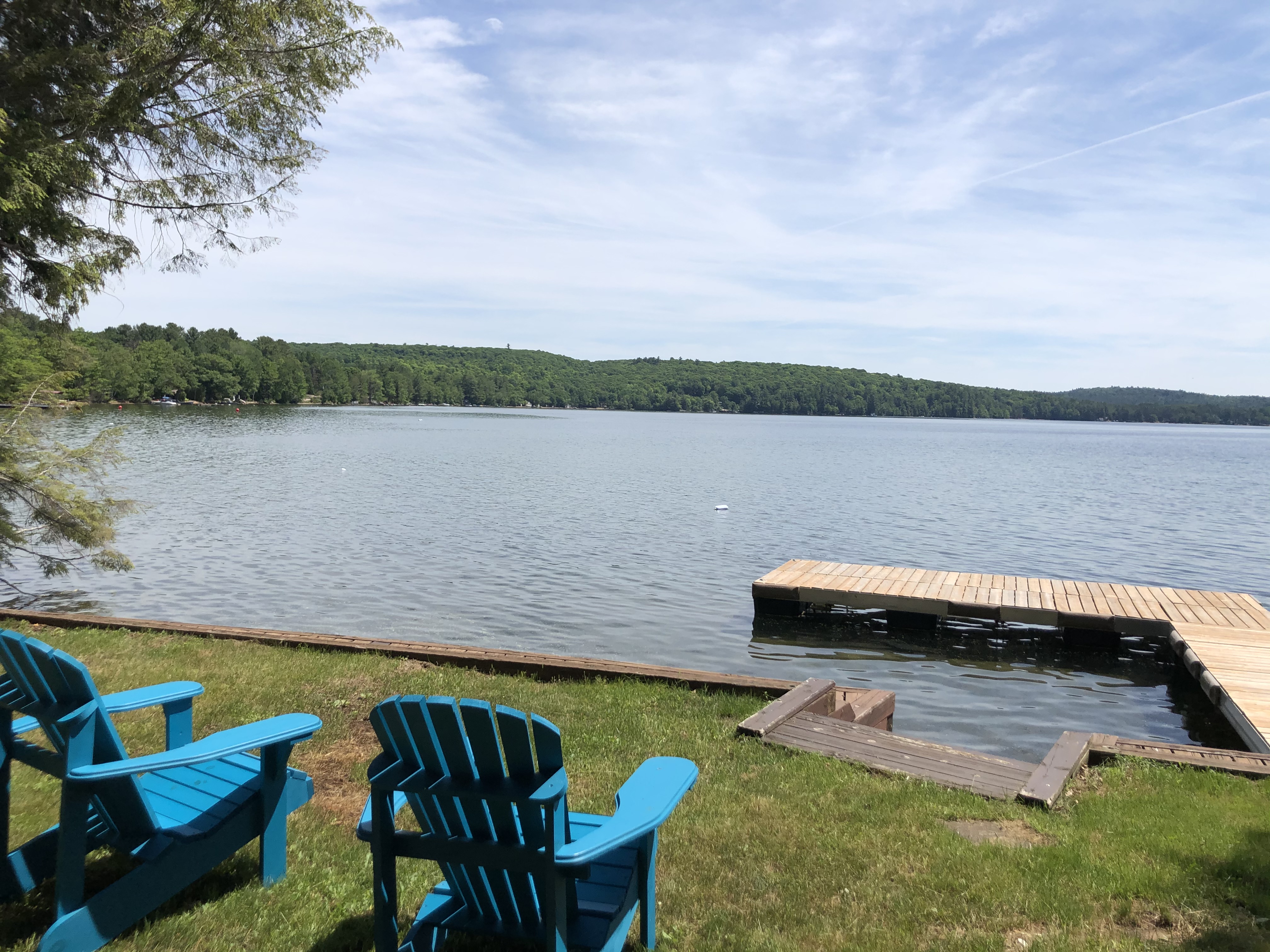 Lakefront cottage on Beautiful Hall's Lake