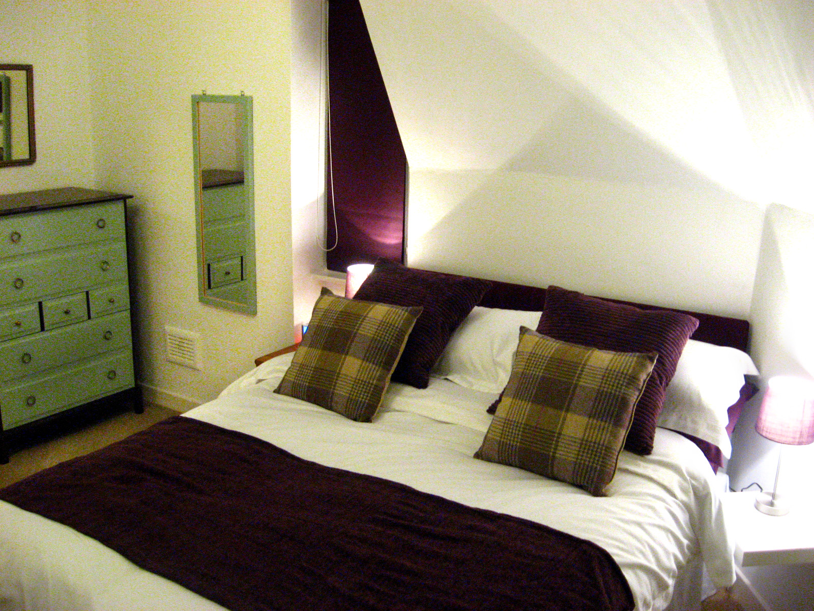 Grassmarket & Castle Views in Central Edinburgh in Old Town, Princes Street and Leith Street, Edinburgh