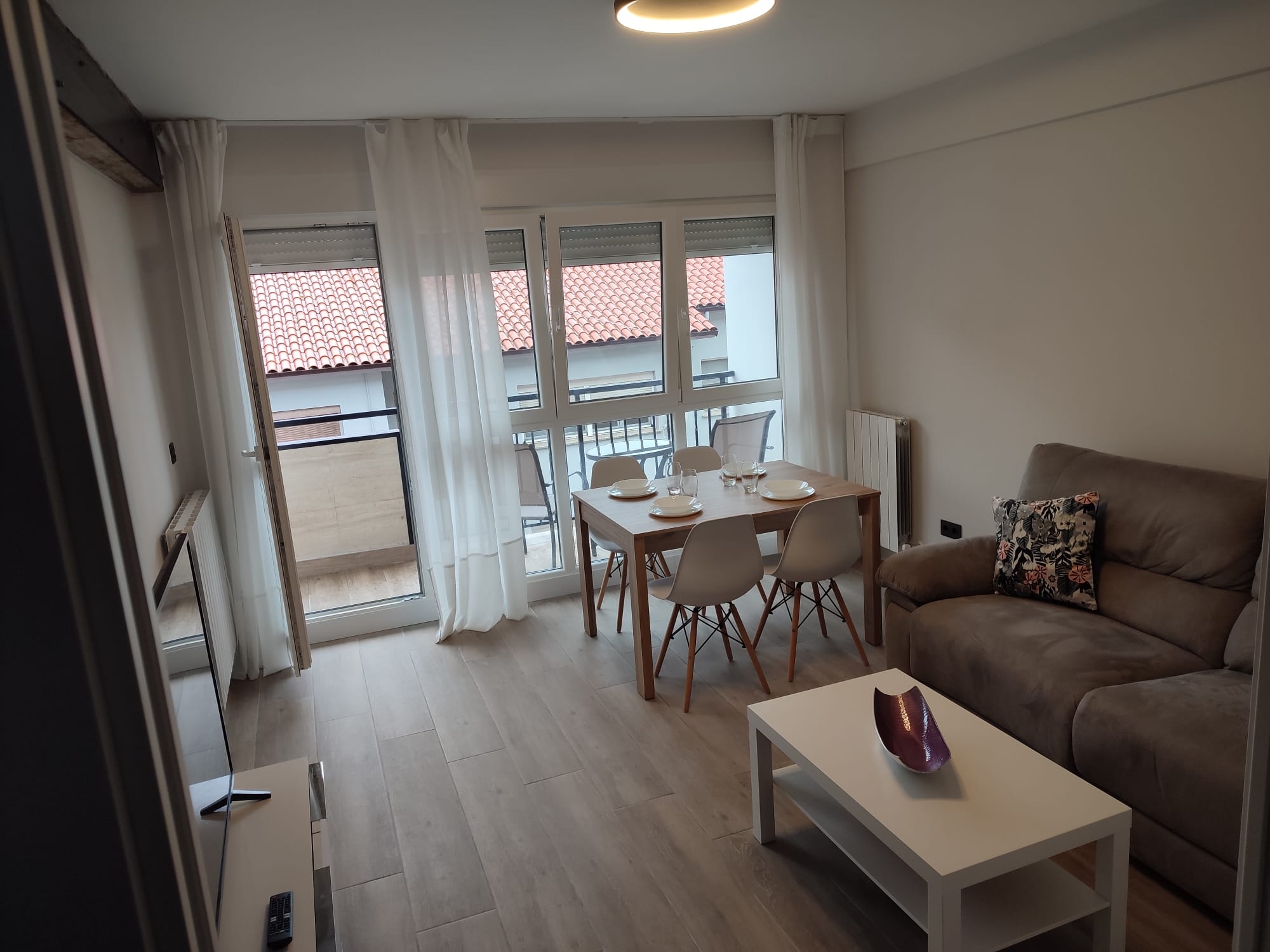 Centrally located floor with terrace and WiFi