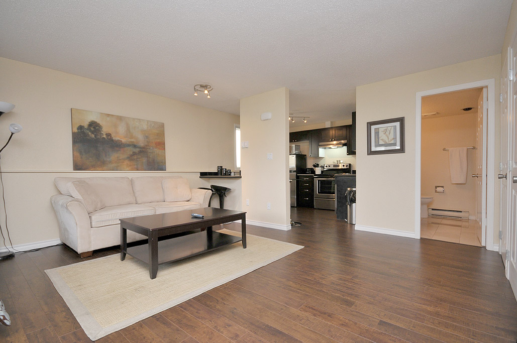 Dallas Rd & Menzies James Bay Suite 1 Apartments for Rent in