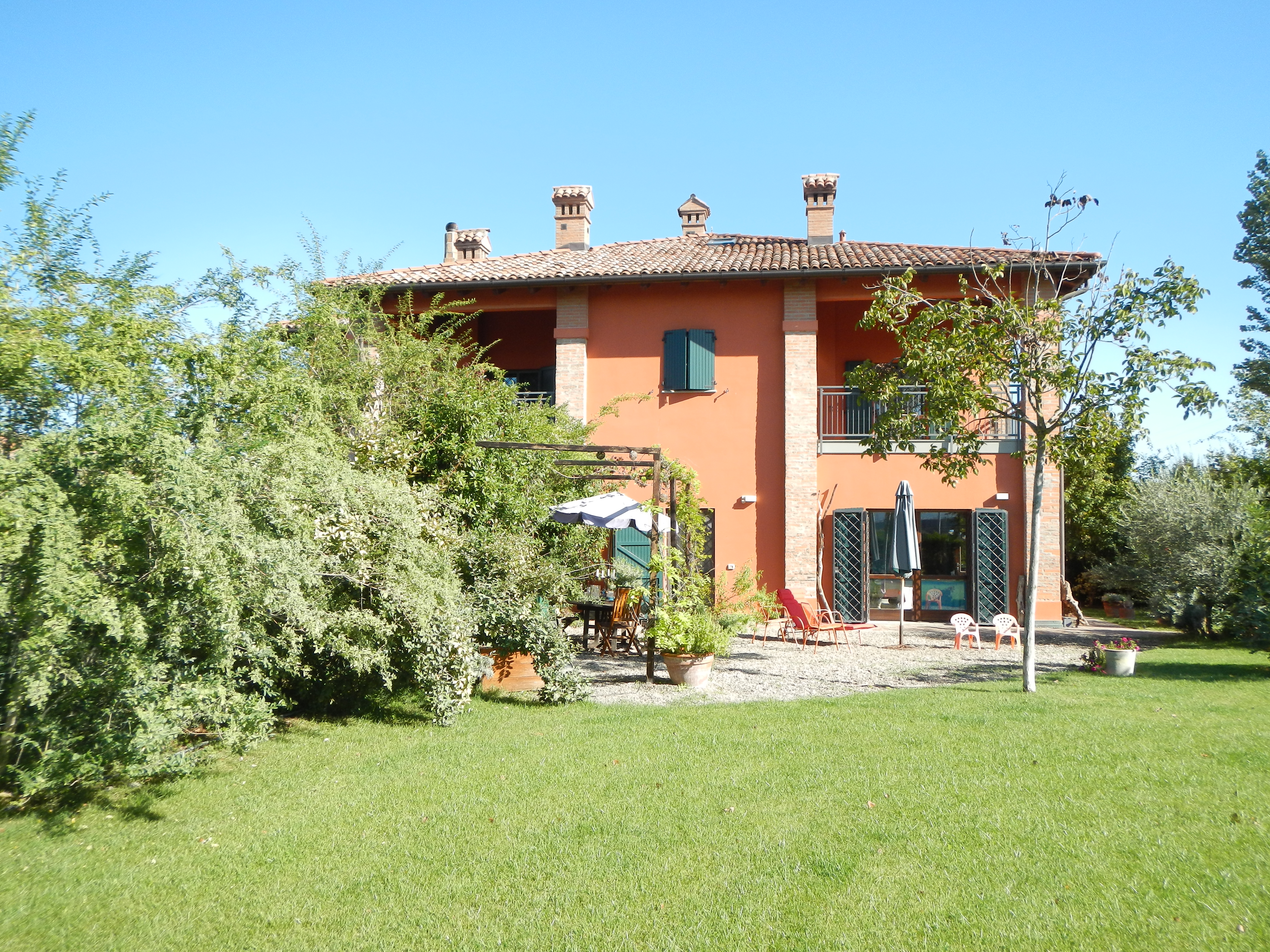 FARM HOUSE with garden and parking in Borgo Panigale - Reno, Bologna