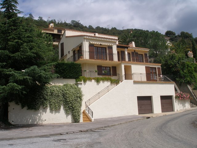Nice F2 in villa, beautiful view, sunshine, quiet