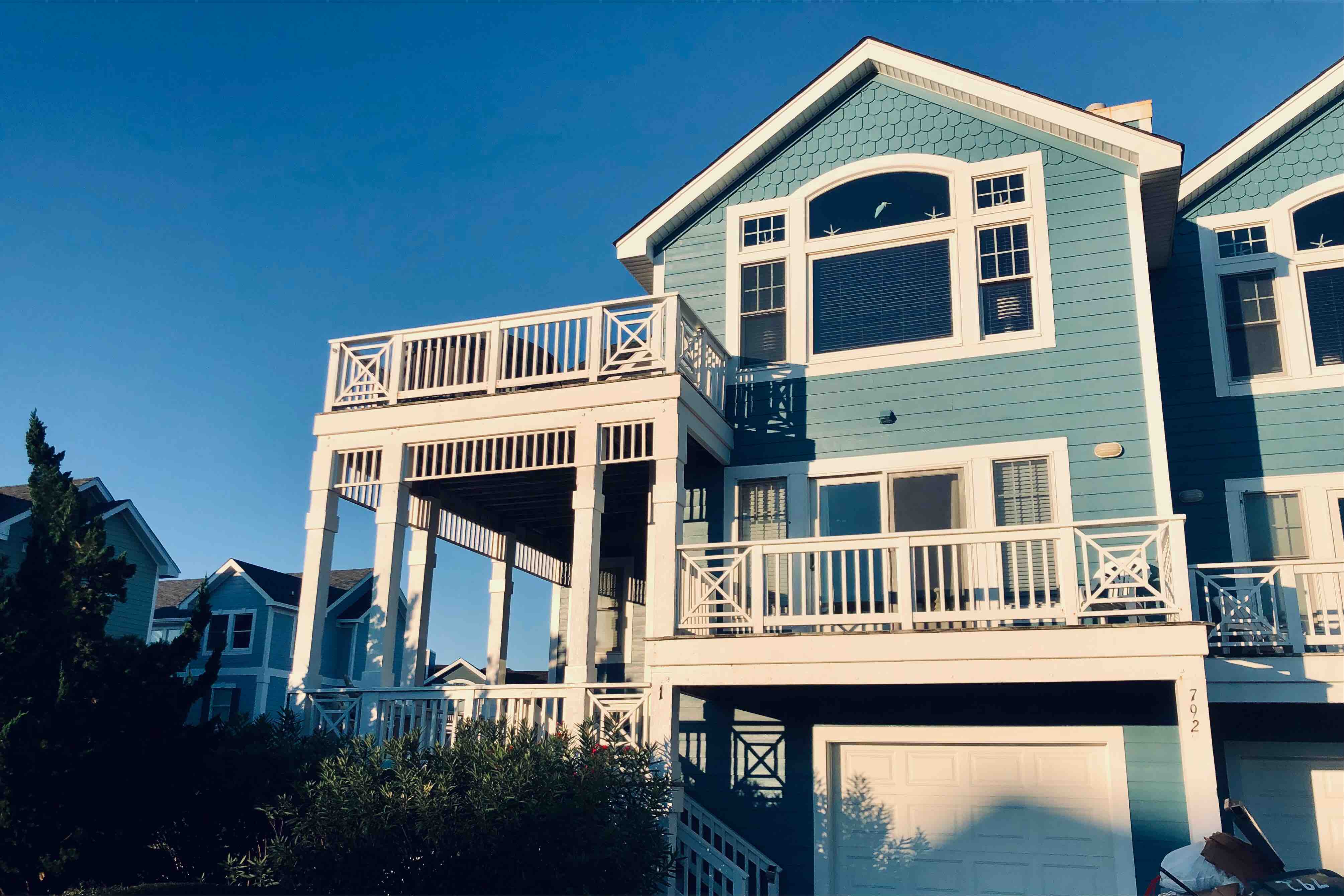 BIG House! Beach Access, Hot Tub & Pool Table Houses for Rent in