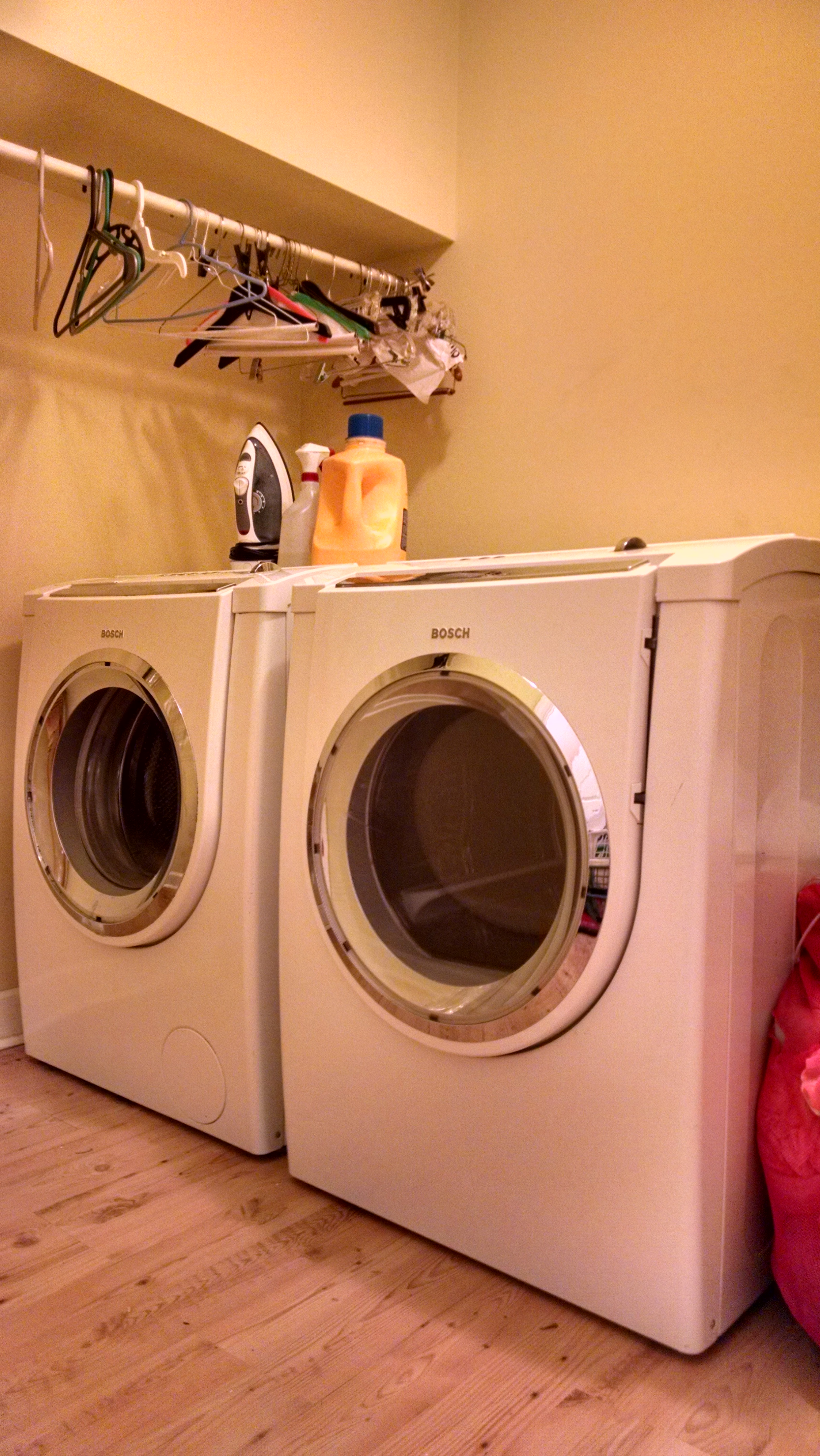 Cozy Private Basement Suite Great Part Of Town Rumah Untuk