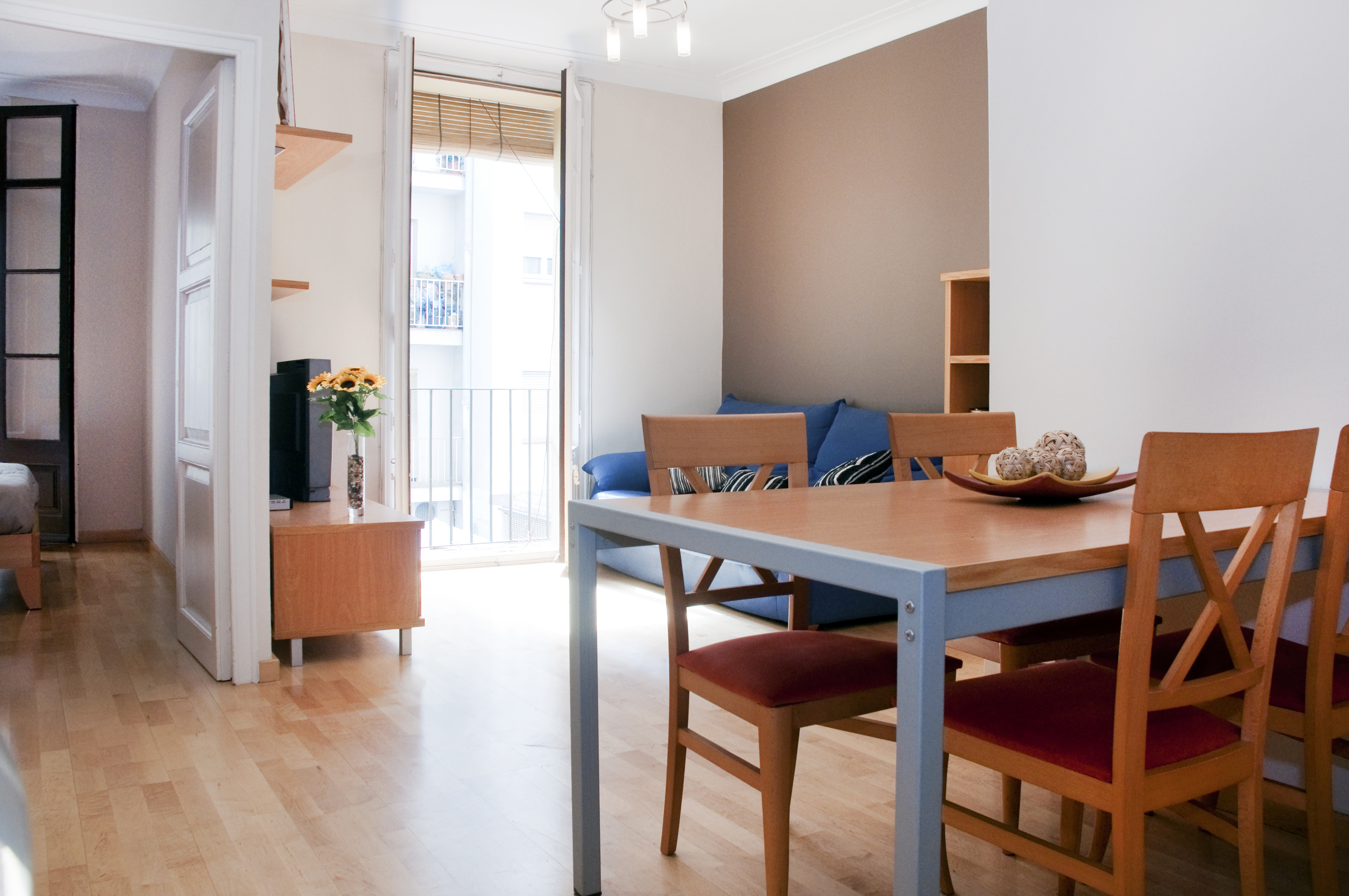 bbarcelonapartment: acogedor, tranquilo con balcón