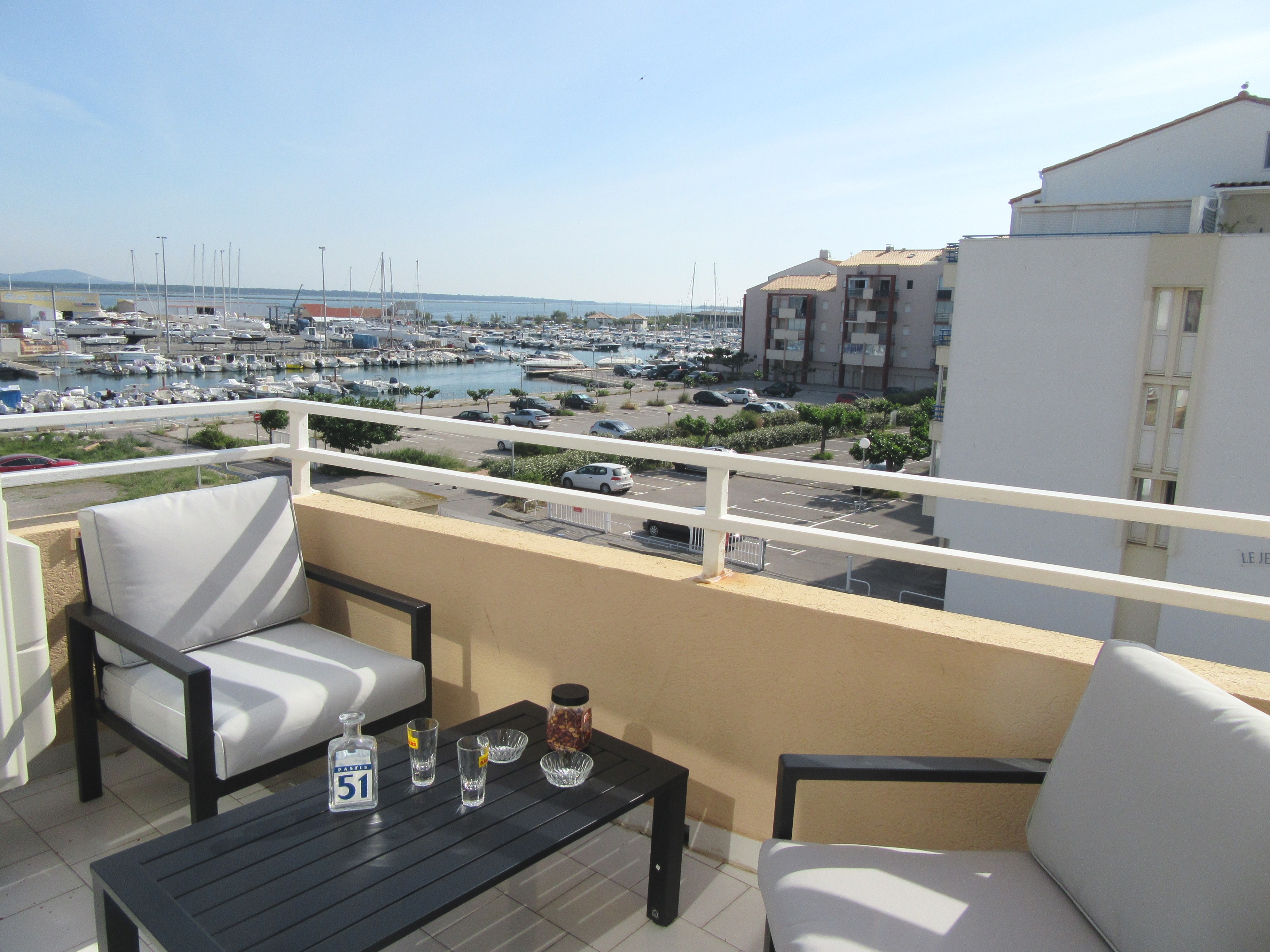 Large air-conditioned apartment 6 pers, sea view,  garage