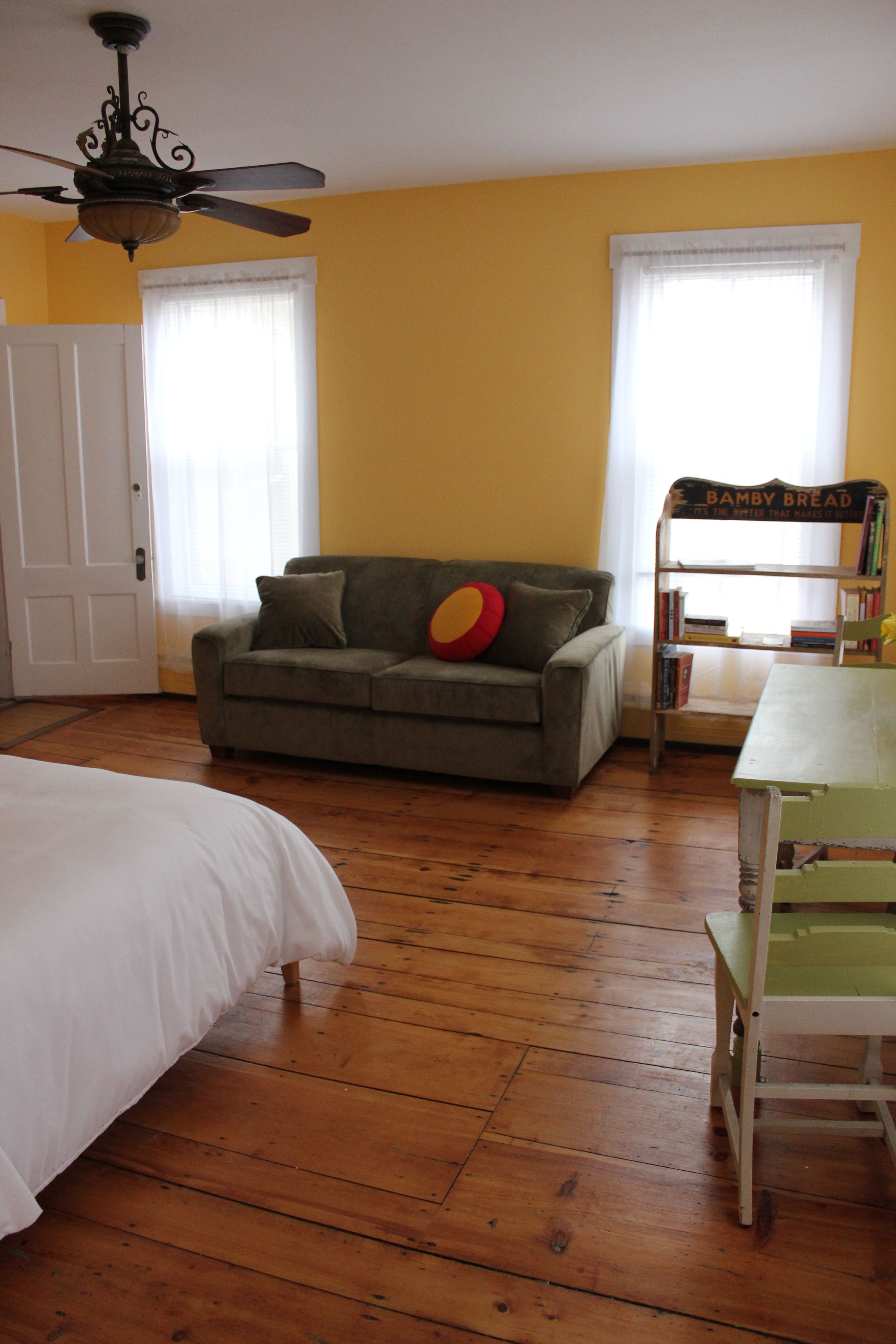 Sunny Studio Apartment in Hartland Apartments for Rent in Hartland