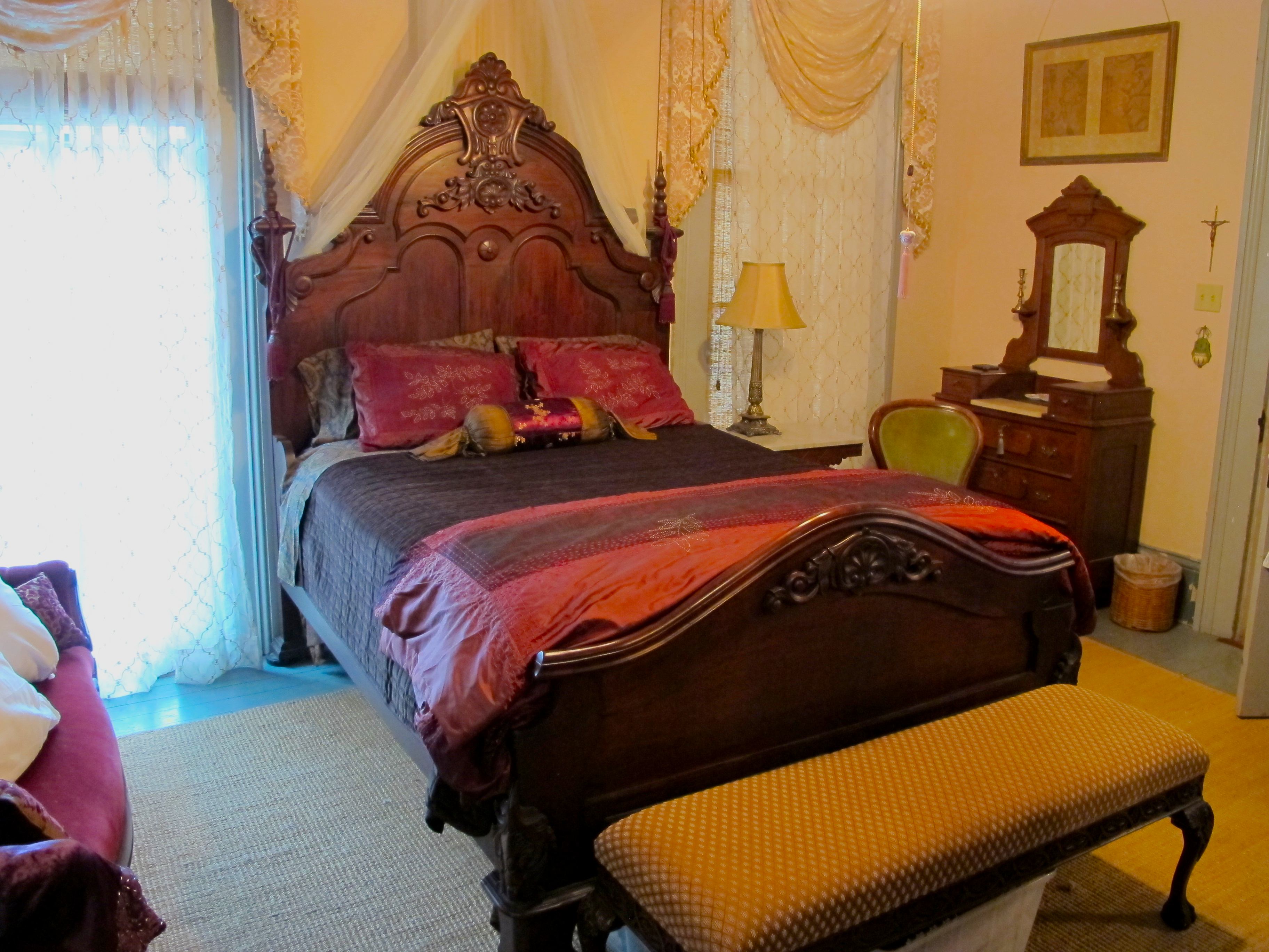 $95 a Night in January 2018! - New Year’s Special! in Lower Garden District, New Orleans