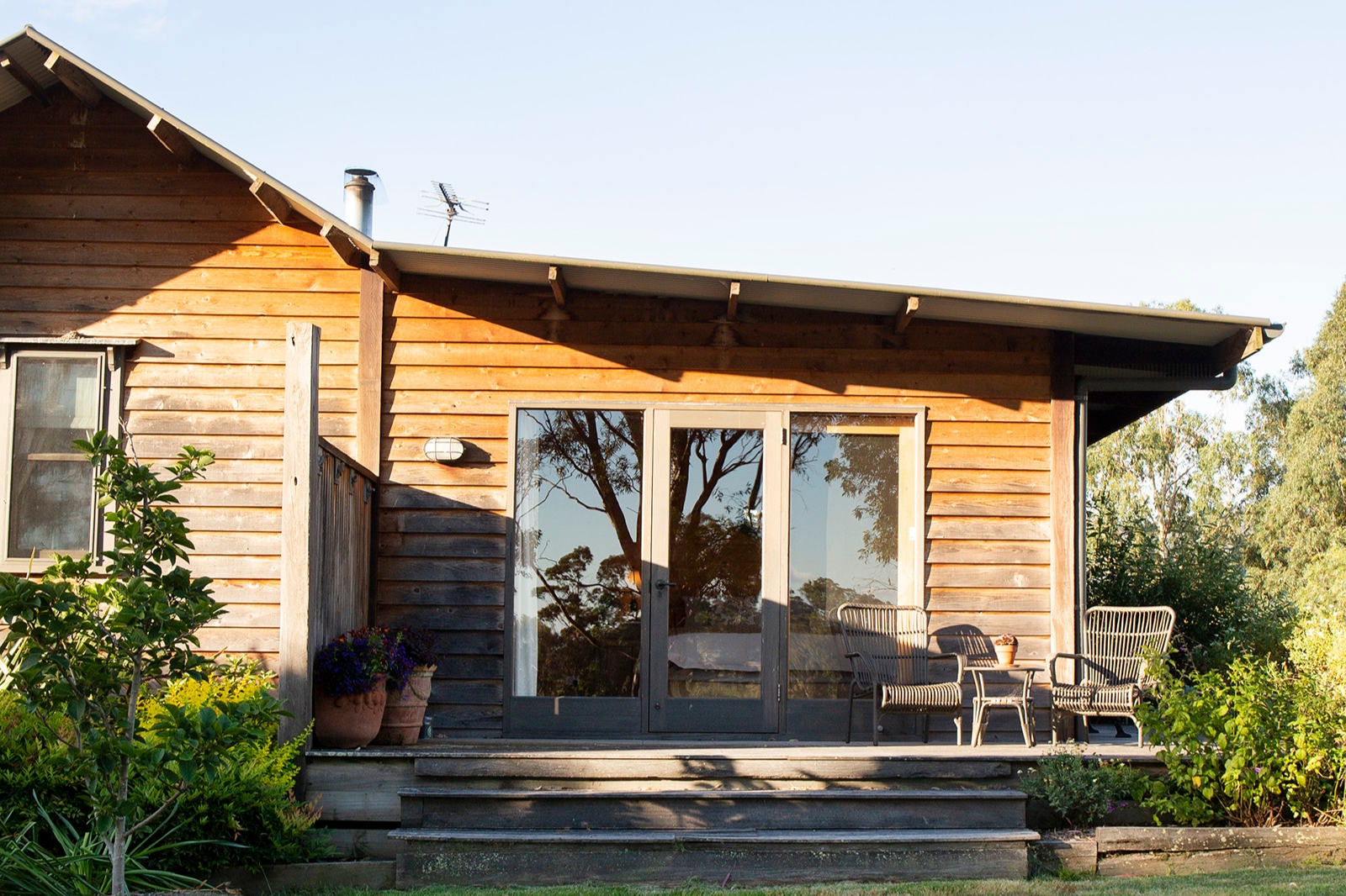 Lovingly restored Yarra Valley Settler's Cottage in Yarra Ranges, Melbourne