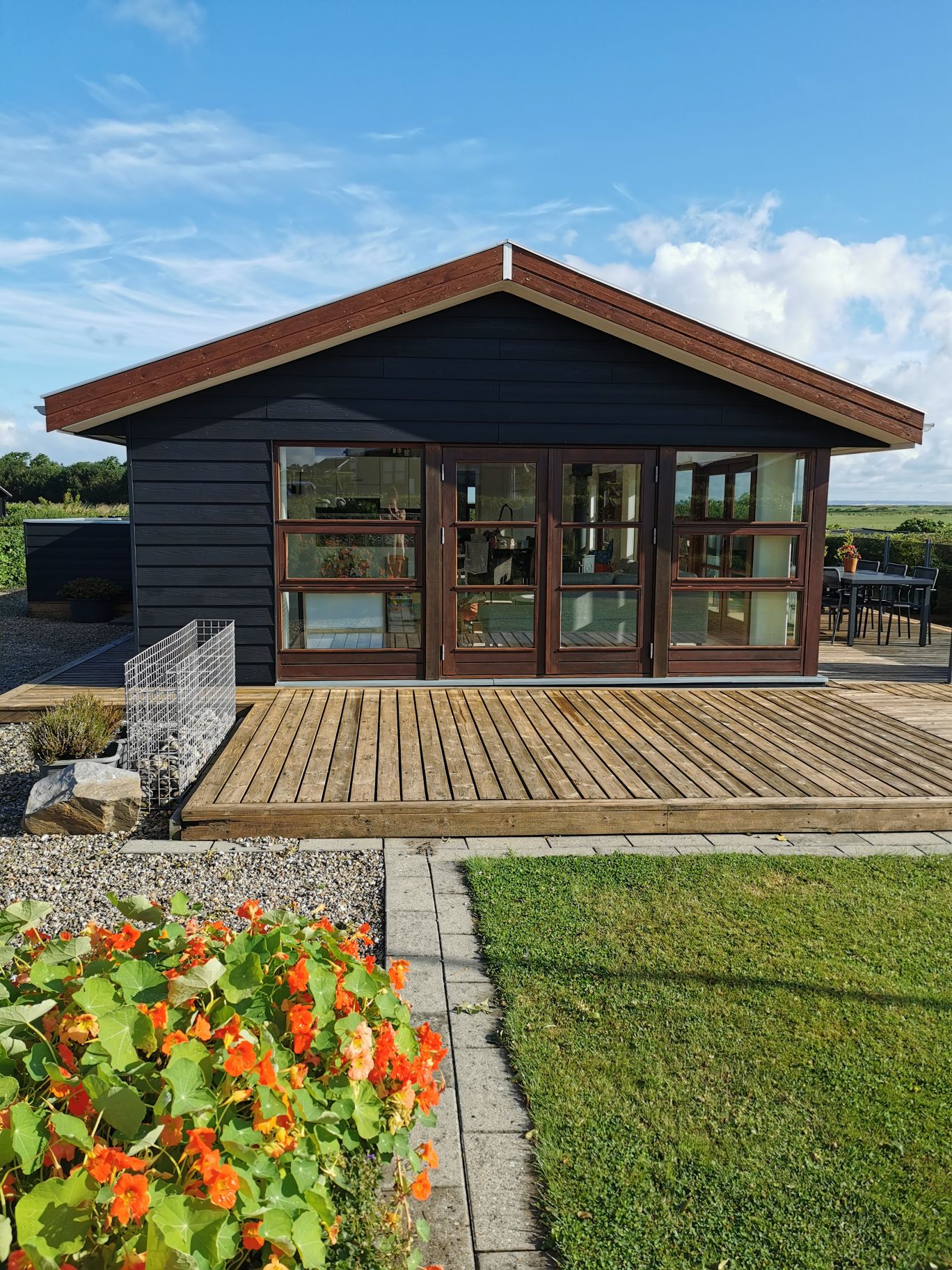 Small comfortable house and beautiful surroundings