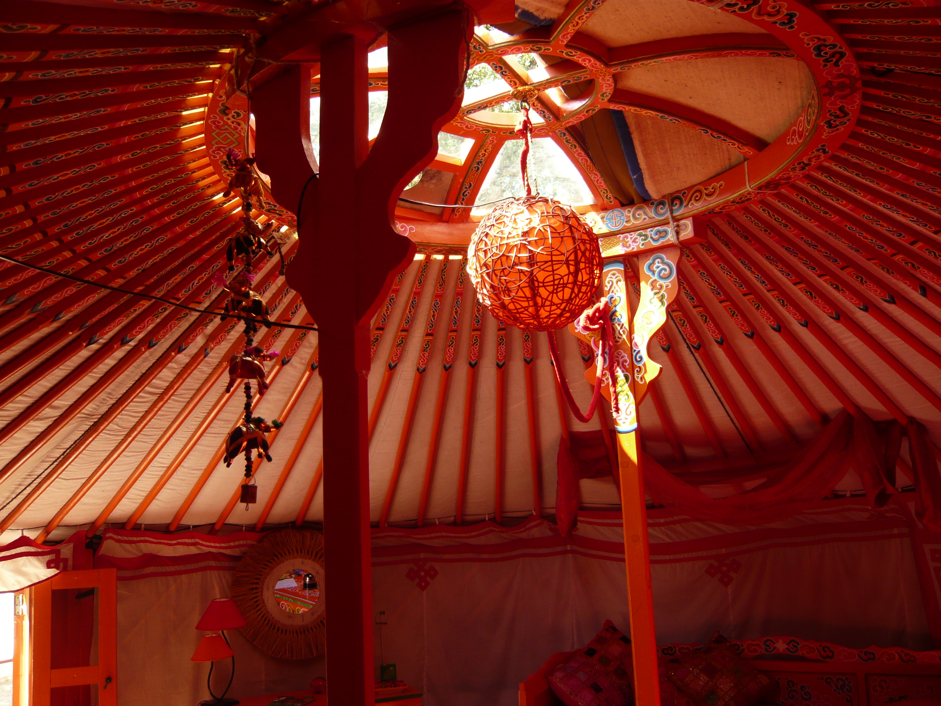 CHARM YURTS - BED &AMP; BREAKFAST
