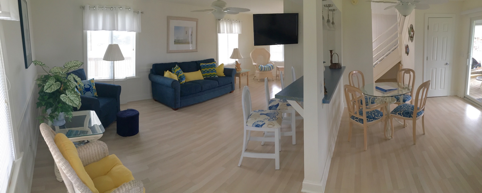 Short walk to the beach! Pet friendly!