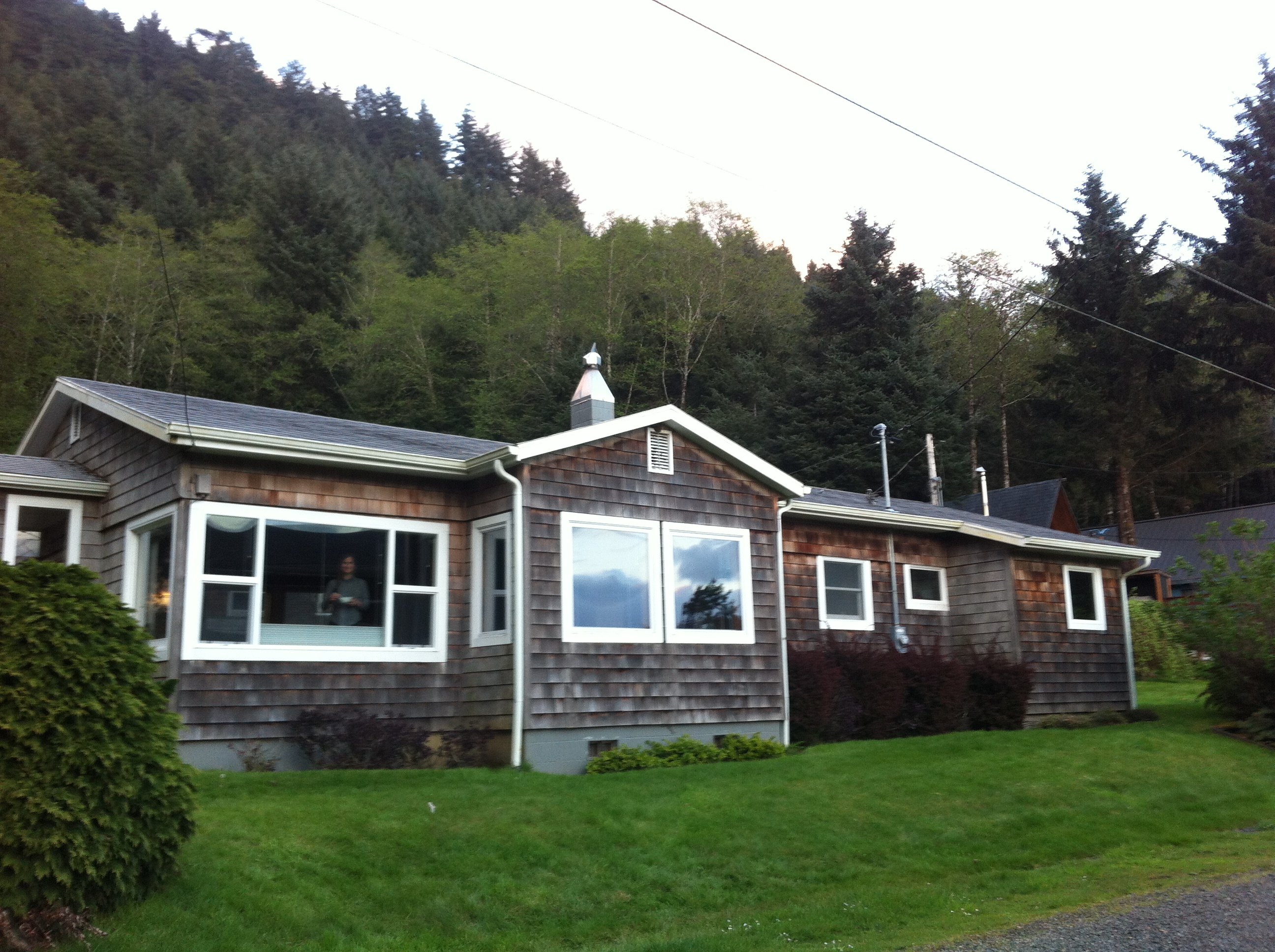 Falcon Cove Beach House w/ Outdoor Sauna Cabins for Rent in Falcon