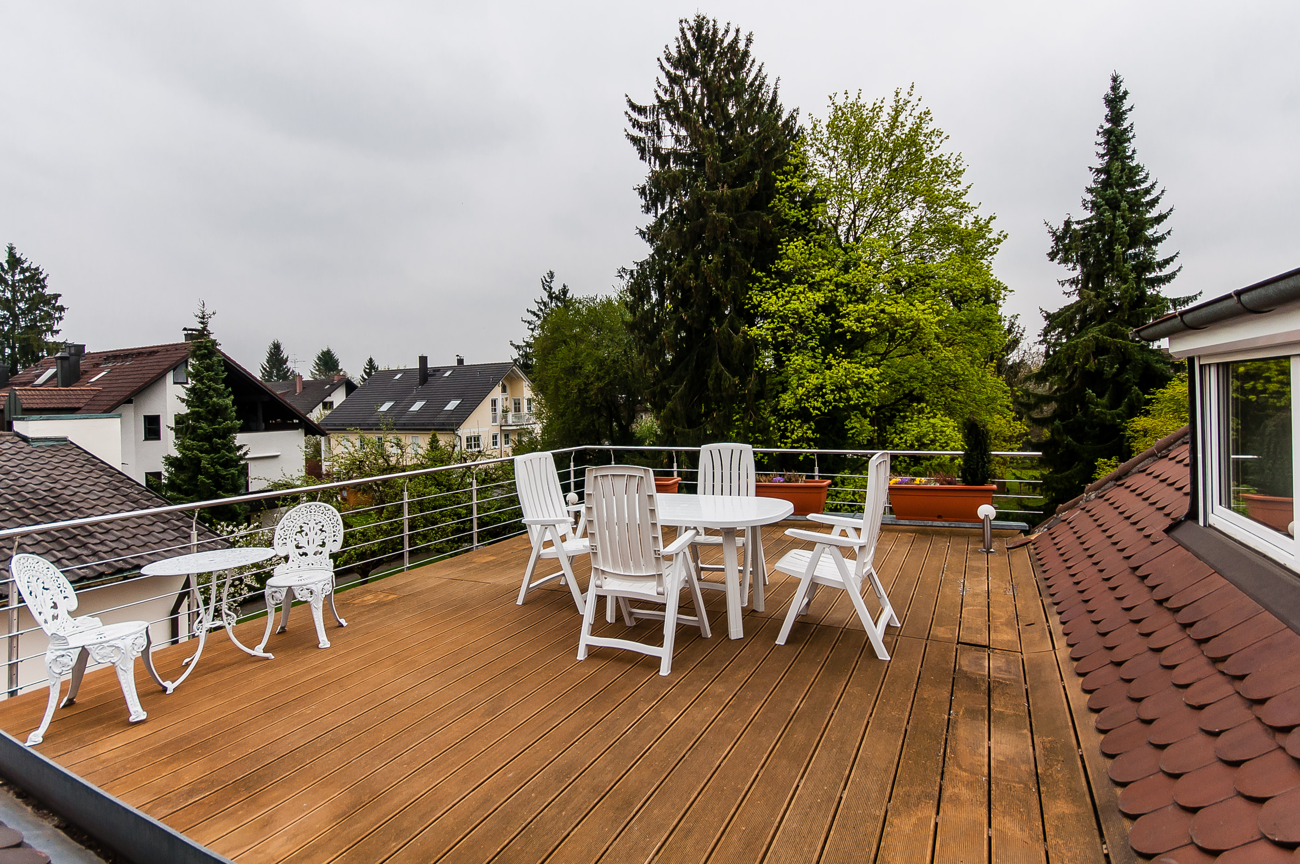 Sunny Apartment w/sundeck in Munich in Berg am Laim, Munich