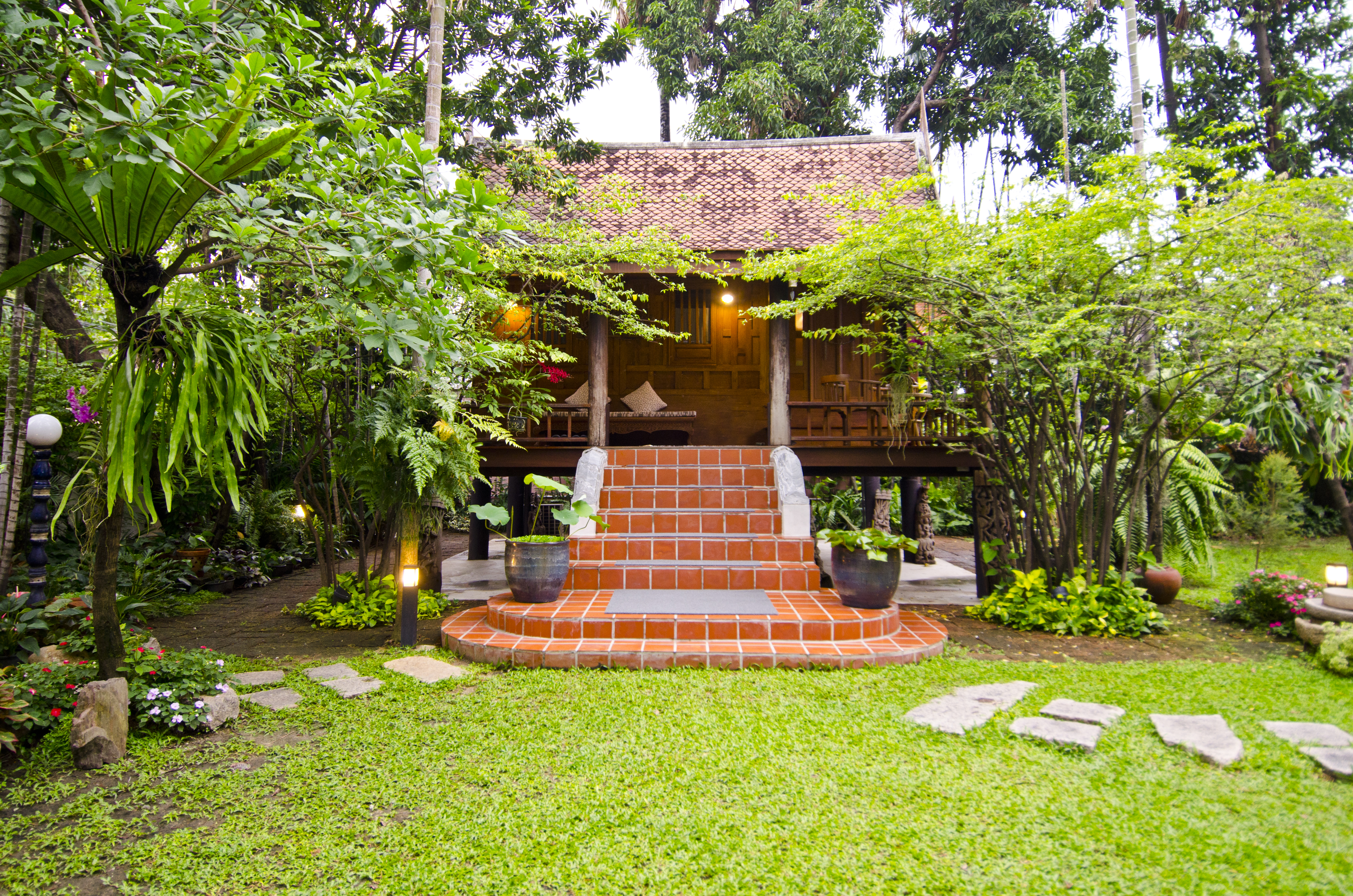 Cozy 1BR Thai-Style House | Big Garden | Dusit