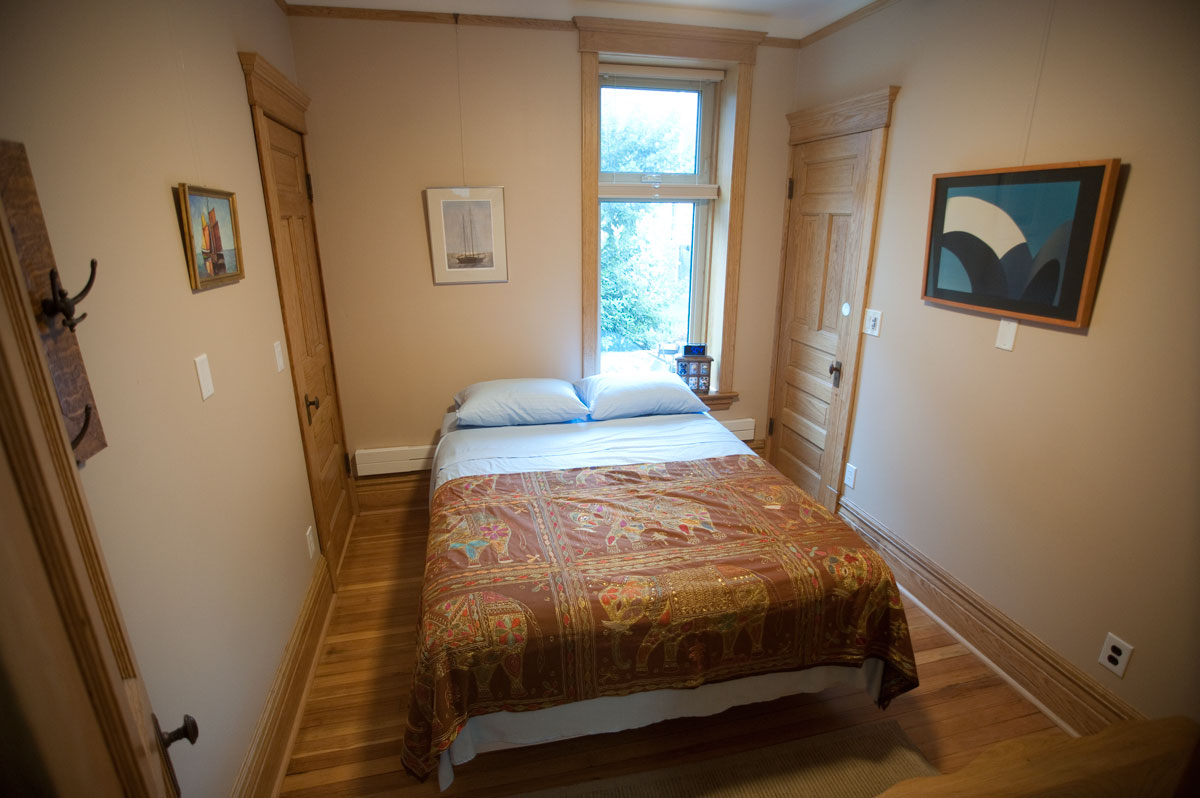 Next to Riot Fest: Private bed room + small bath in North Lawndale, Chicago
