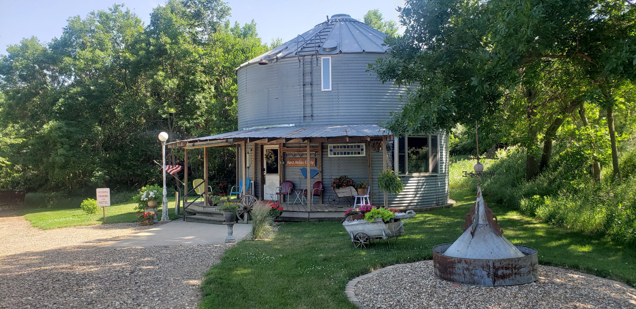 The Grain Bin Lodge and Retreat Barns for Rent in Le Mars, Iowa