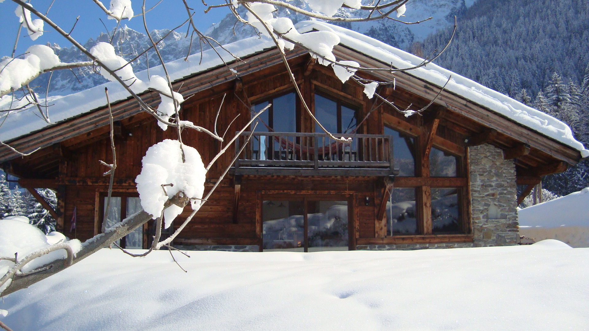 Bedroom 3 single beds Les Houches. 3 singles beds Airbnb