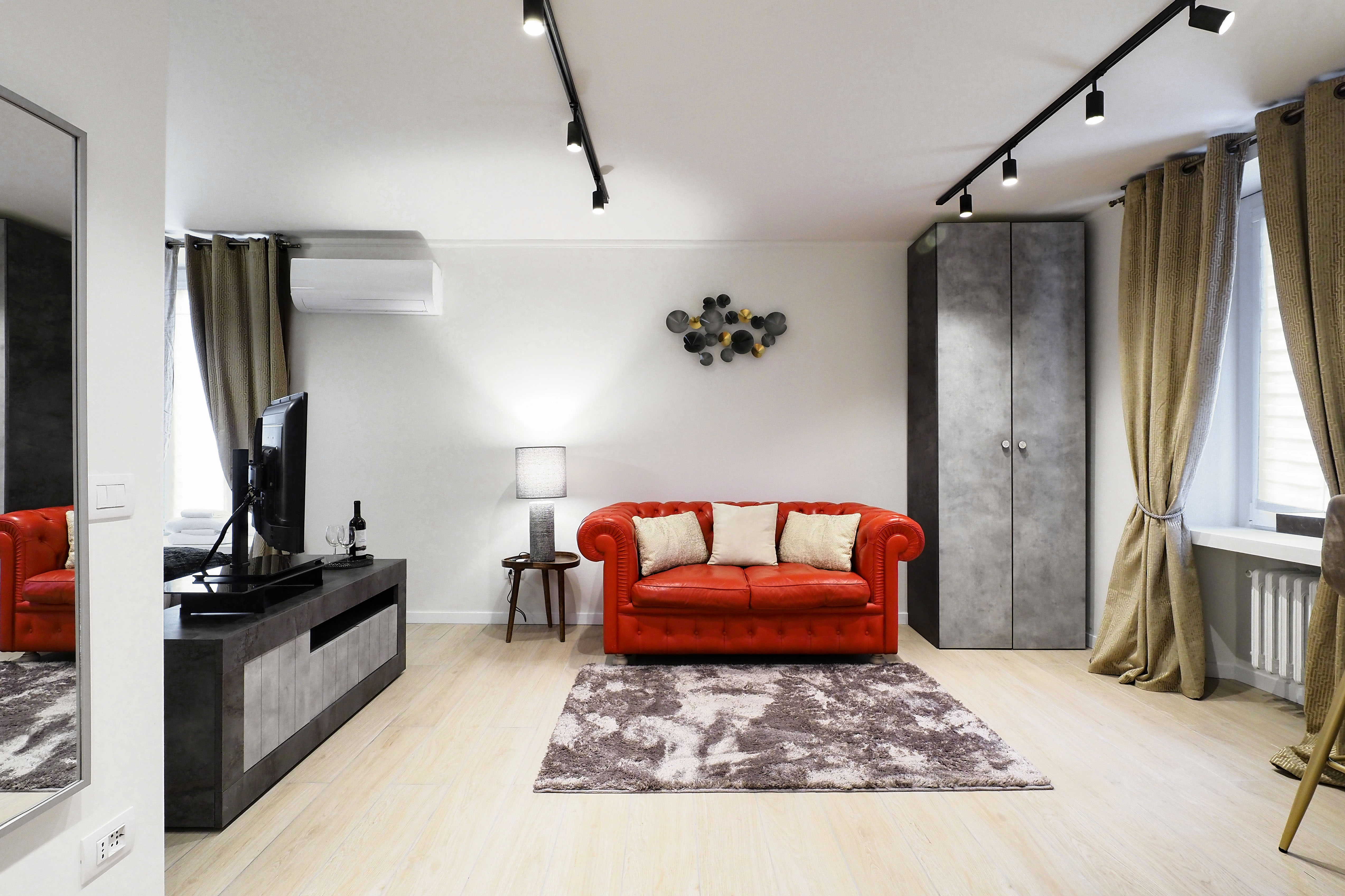 DUOMO Luxury in Prestigious Building