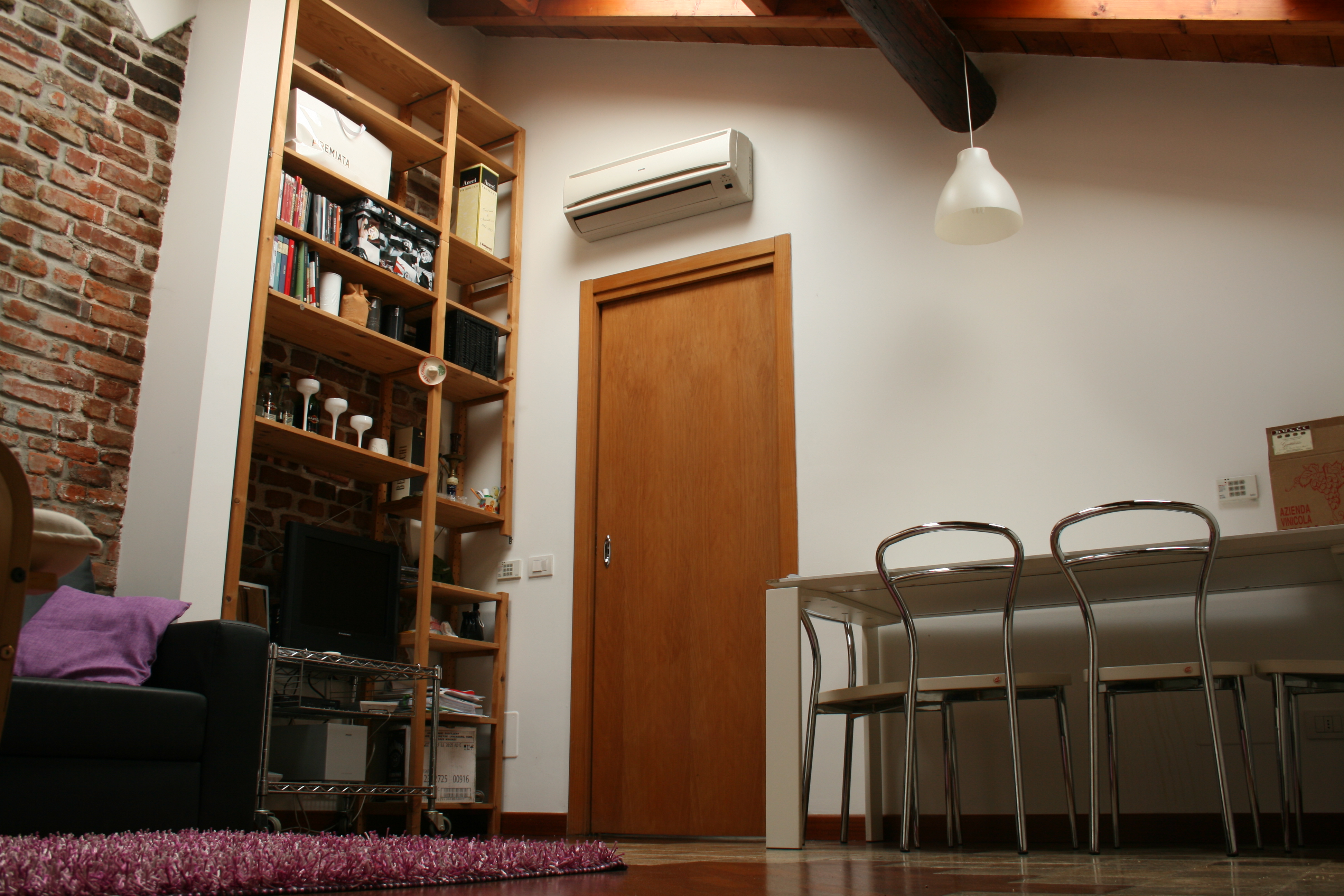 A chalet in the city centre in LORETO, Milan