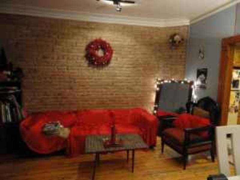 A double room 15th of December- Jan 31 (bedroom 2) in Ville-Marie, Montreal