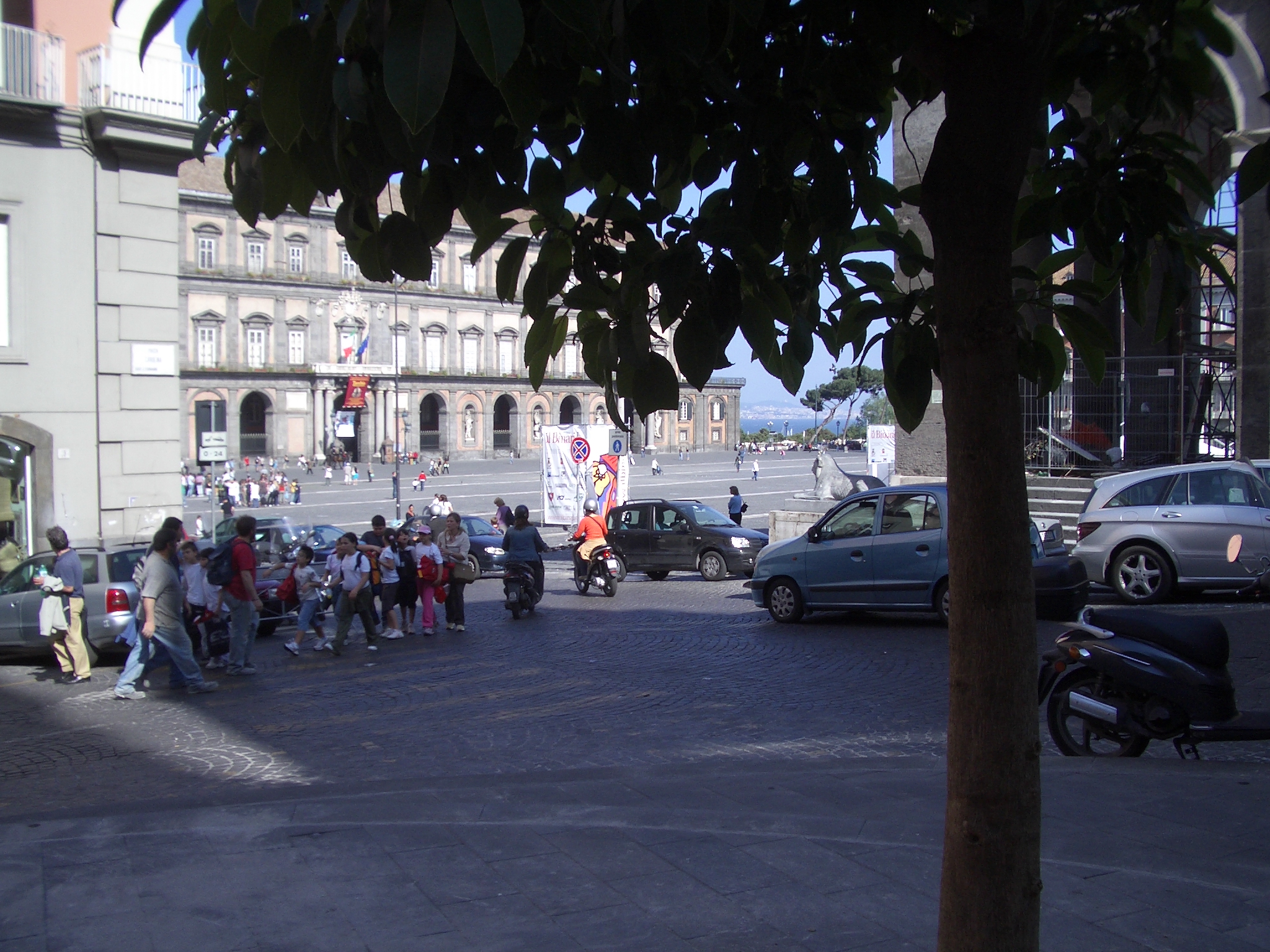 "SERRA" a piazza del Plebiscito in San Ferdinando, Naples