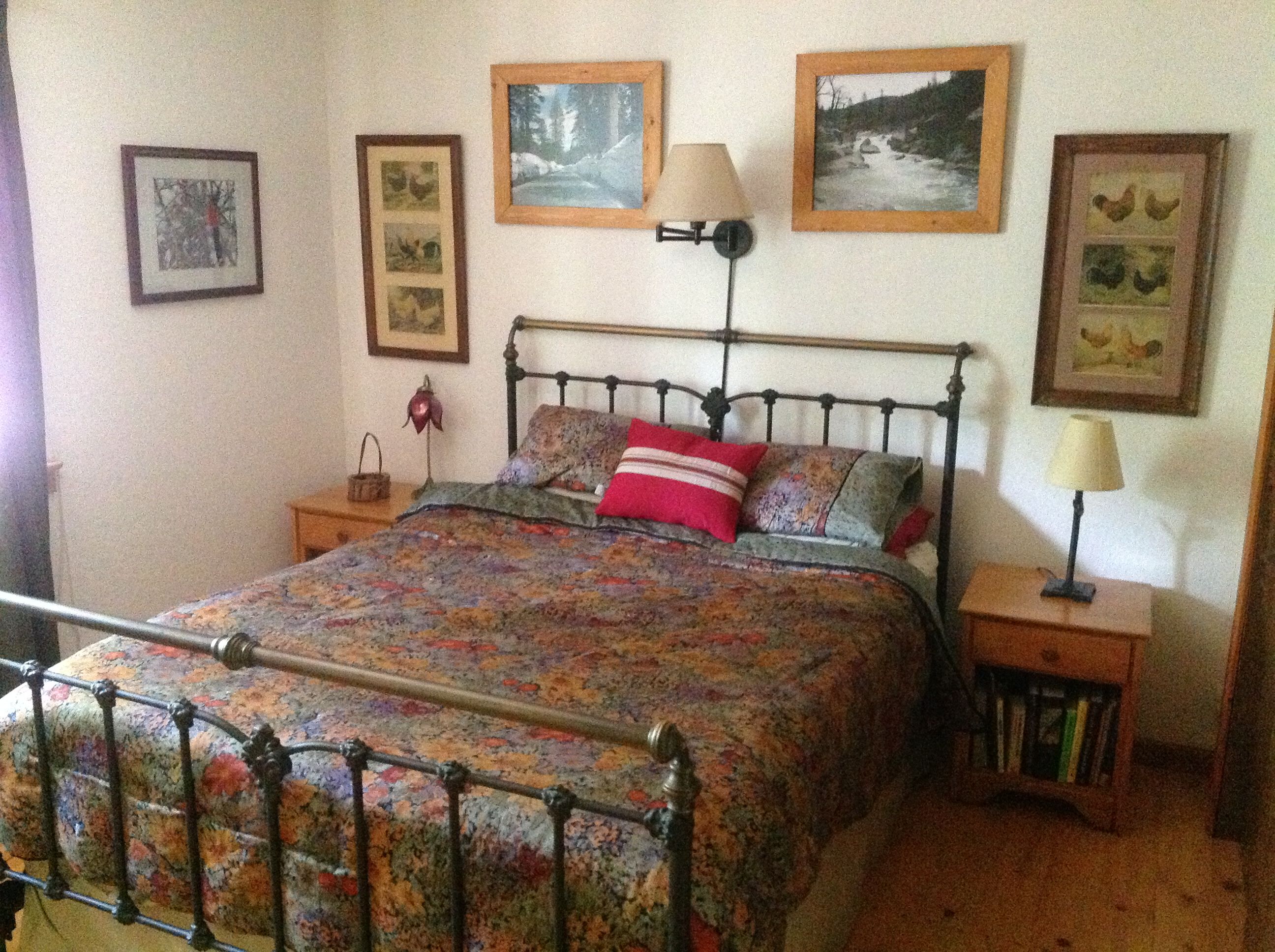 Walk to Pool + Movie Theater, Pool table, BBQ, Cabins for Rent in