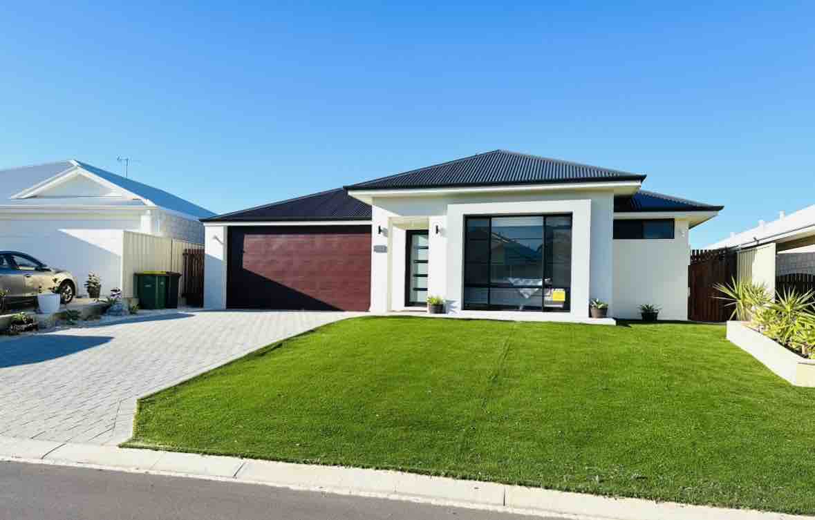 Dunsborough- Stylish 5 Bed, 3 bathroom home