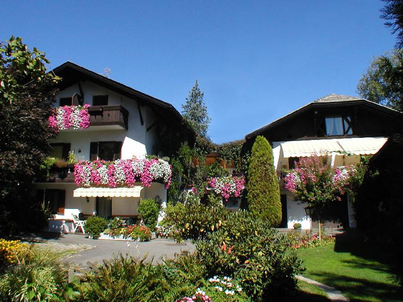Apartment in the heart of Lana in a quiet location.