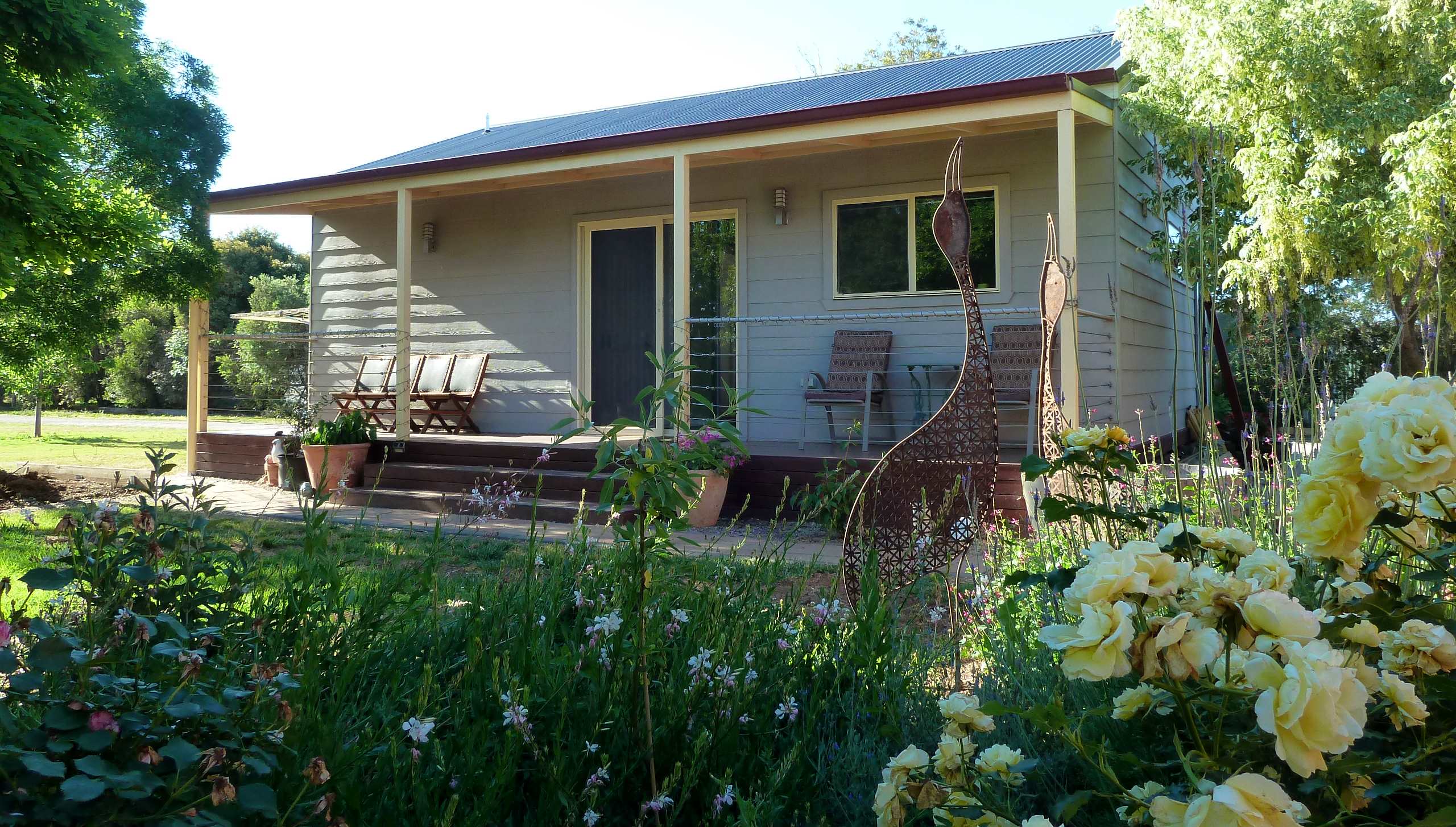 Mary Ann Road Garden Cottage Cabins for Rent in Echuca, Victoria