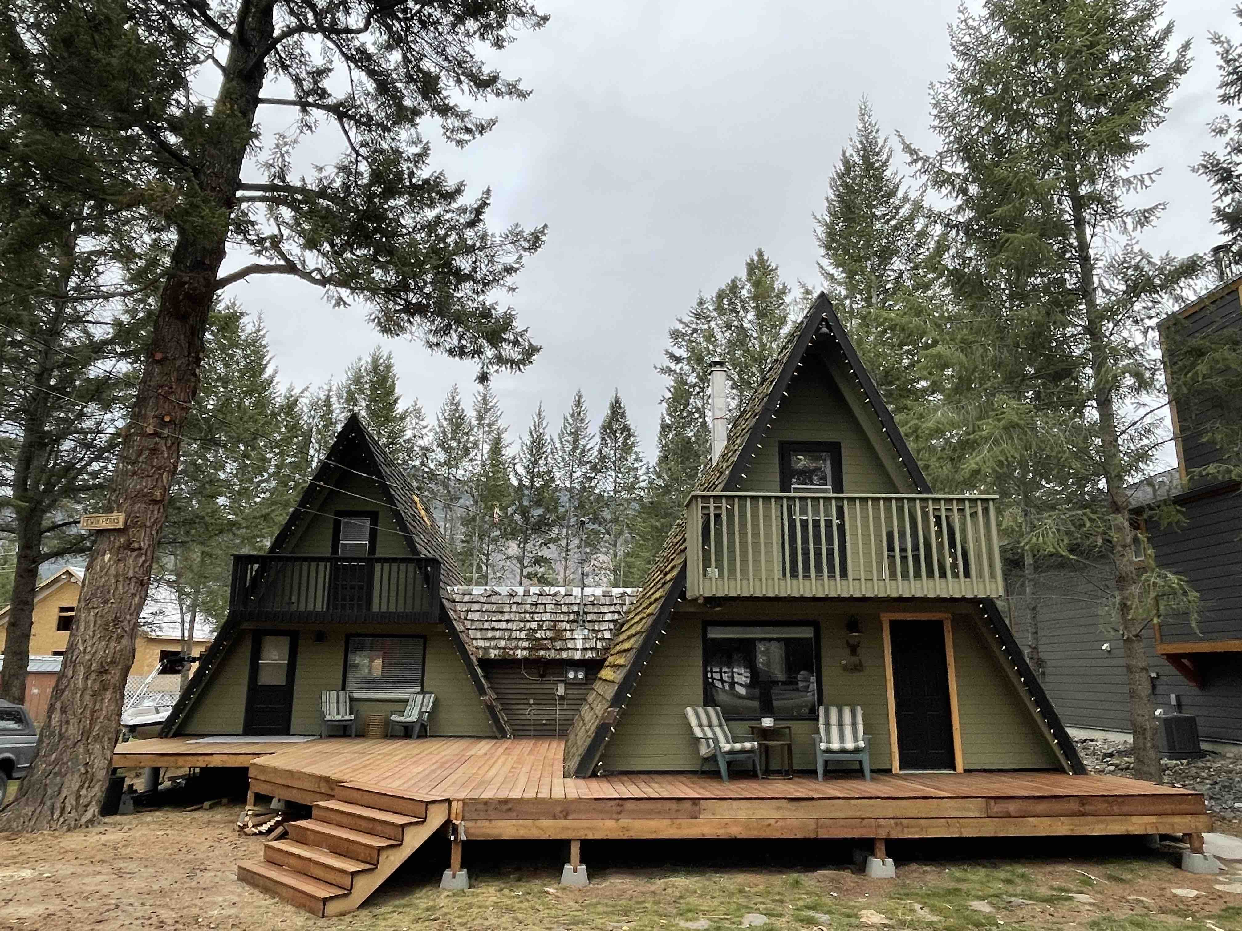 2 Mountain view cabins | Great location | Private