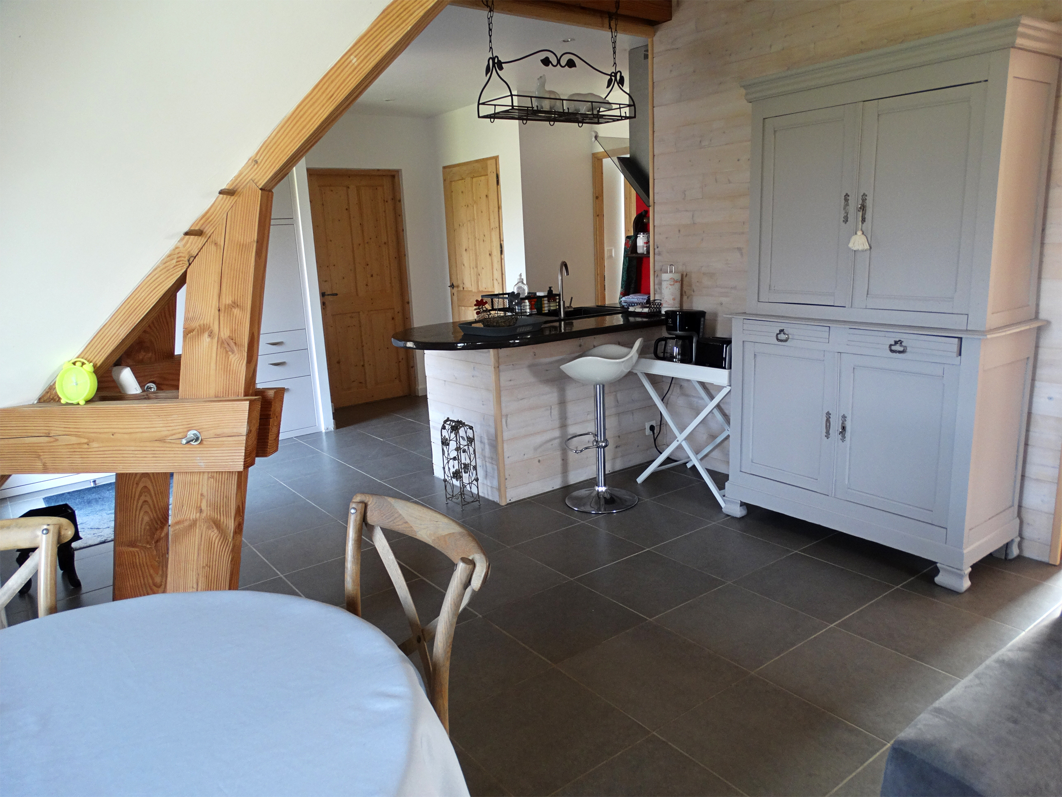 Cozy T3 in family home