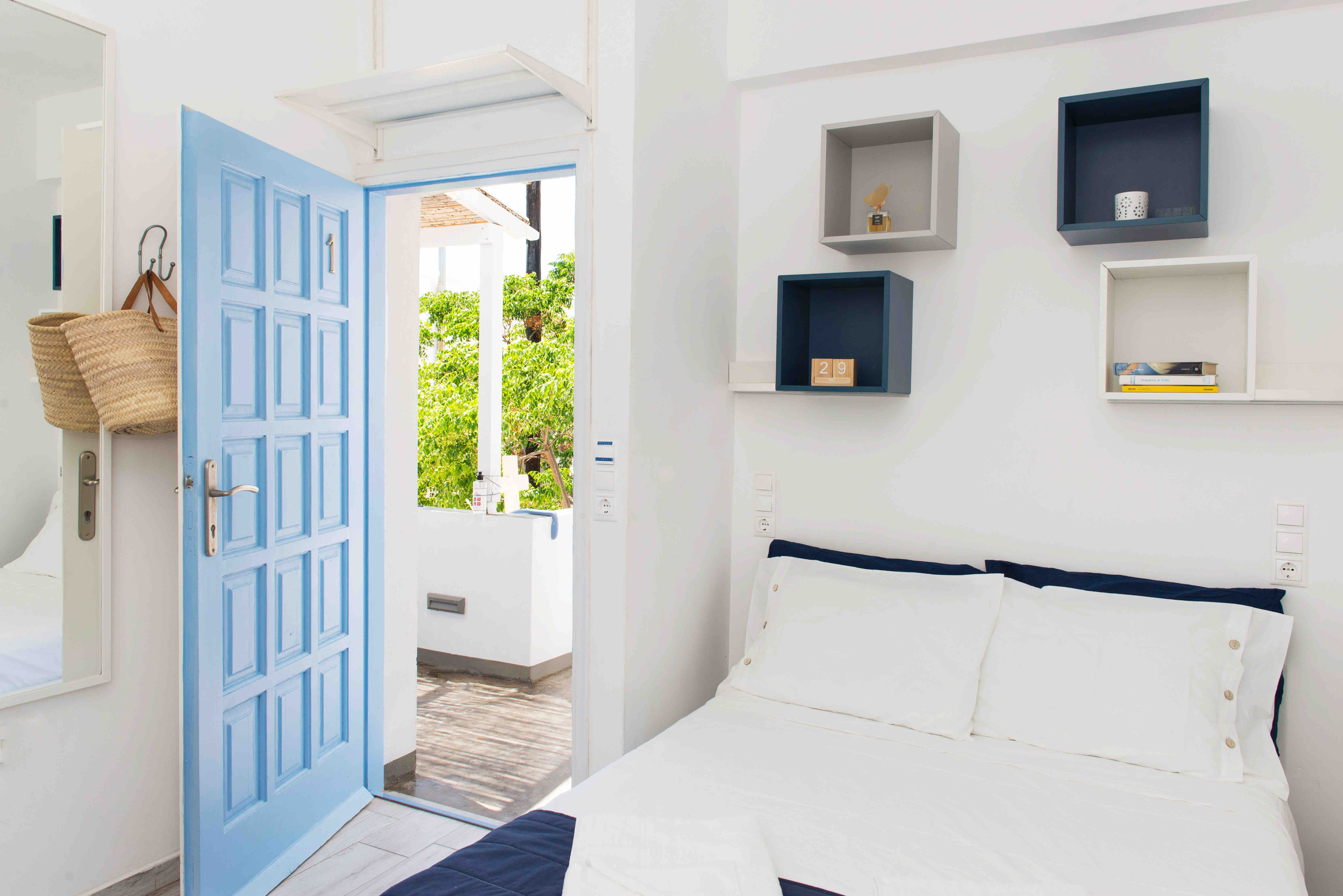 Barbara's Place Chora- Folegandros double room