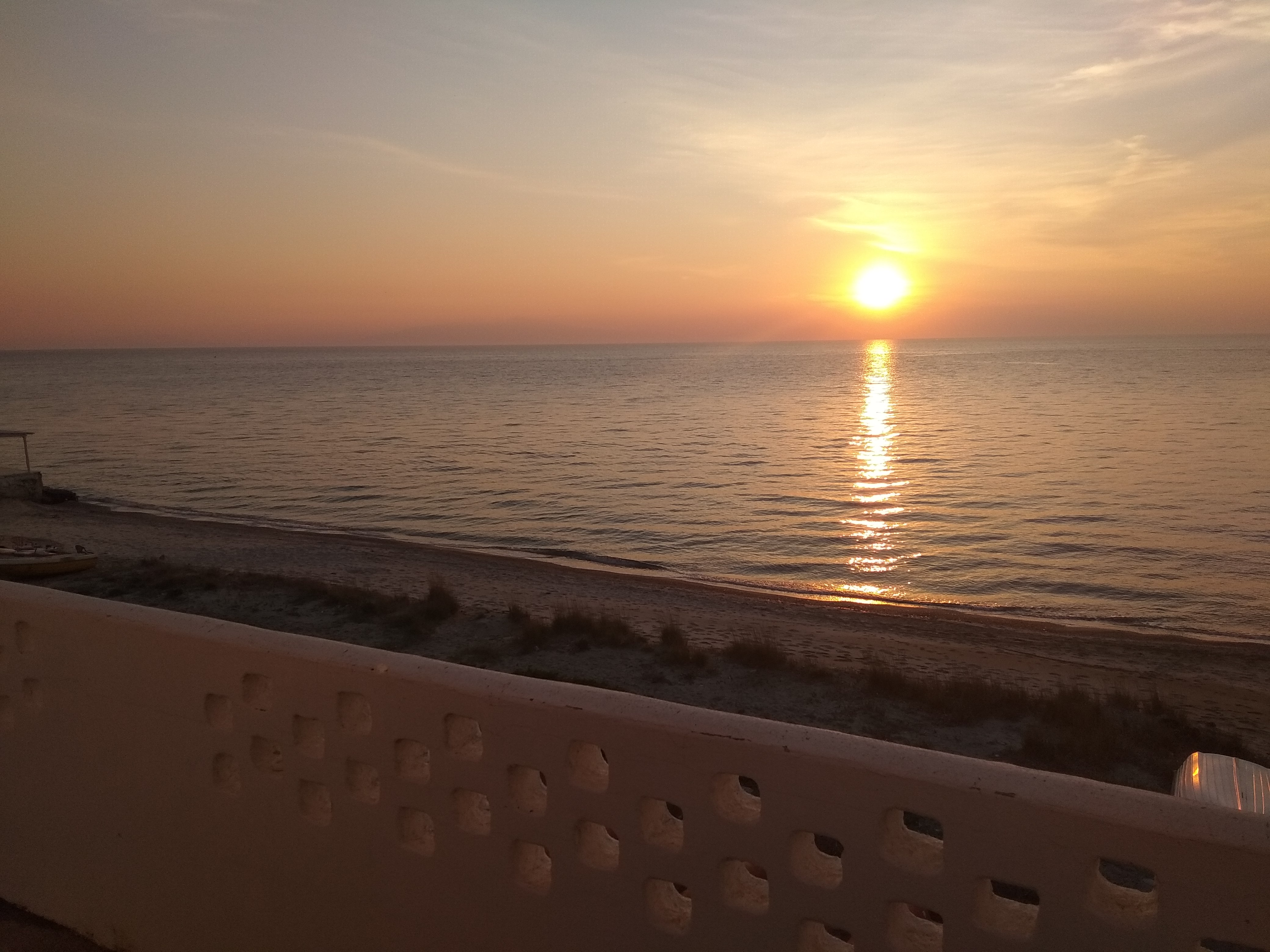 Golden Sunset Beach House In Front Of The Sea Houses For Rent In Fourka
