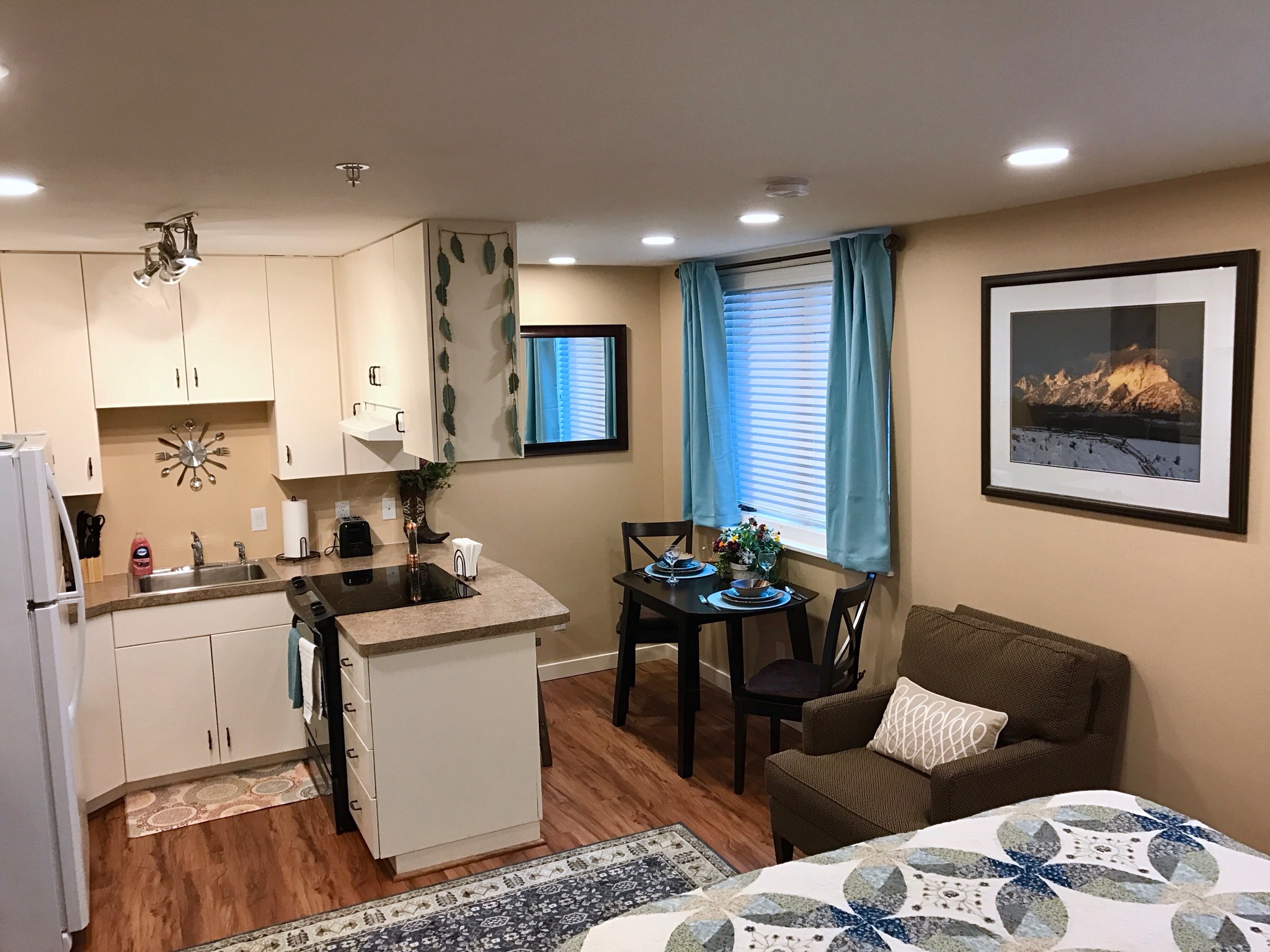 Town Square Condo, Full Kitchen 5 Apartments for Rent in Jackson