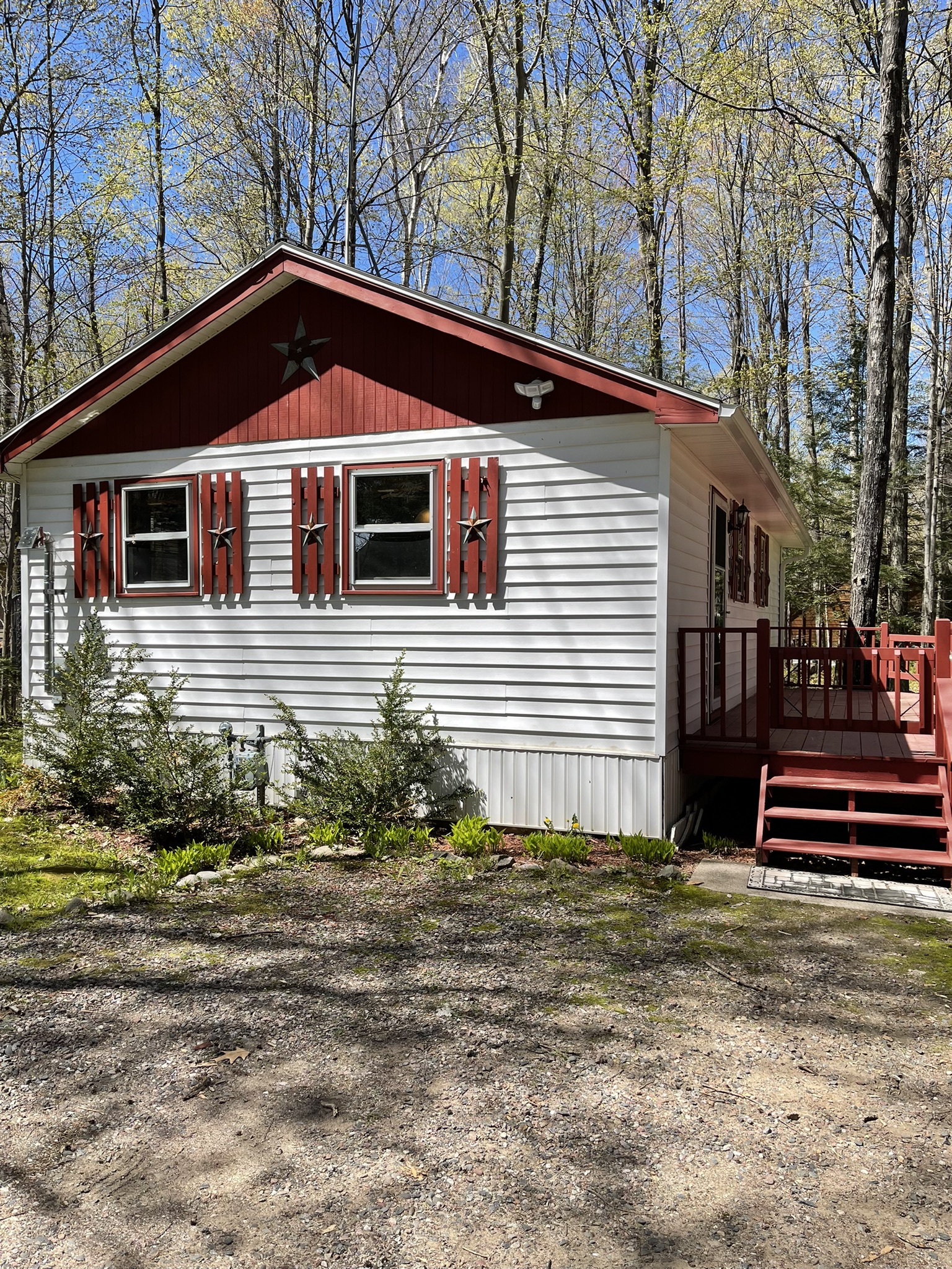 Cozy Cabin located on the ATV/Snowmobile Trails Cabins for Rent in